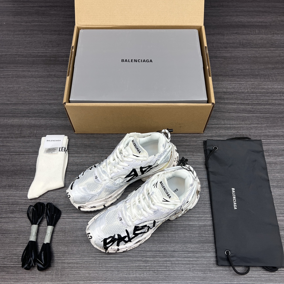 NO:229069,The pure original version of BALENCIAGA BaleNCIAGA - Runner white graffiti is used to show the designer Demna's sneaker style through details such as glue, old making, and stitching. It uses a pair of 