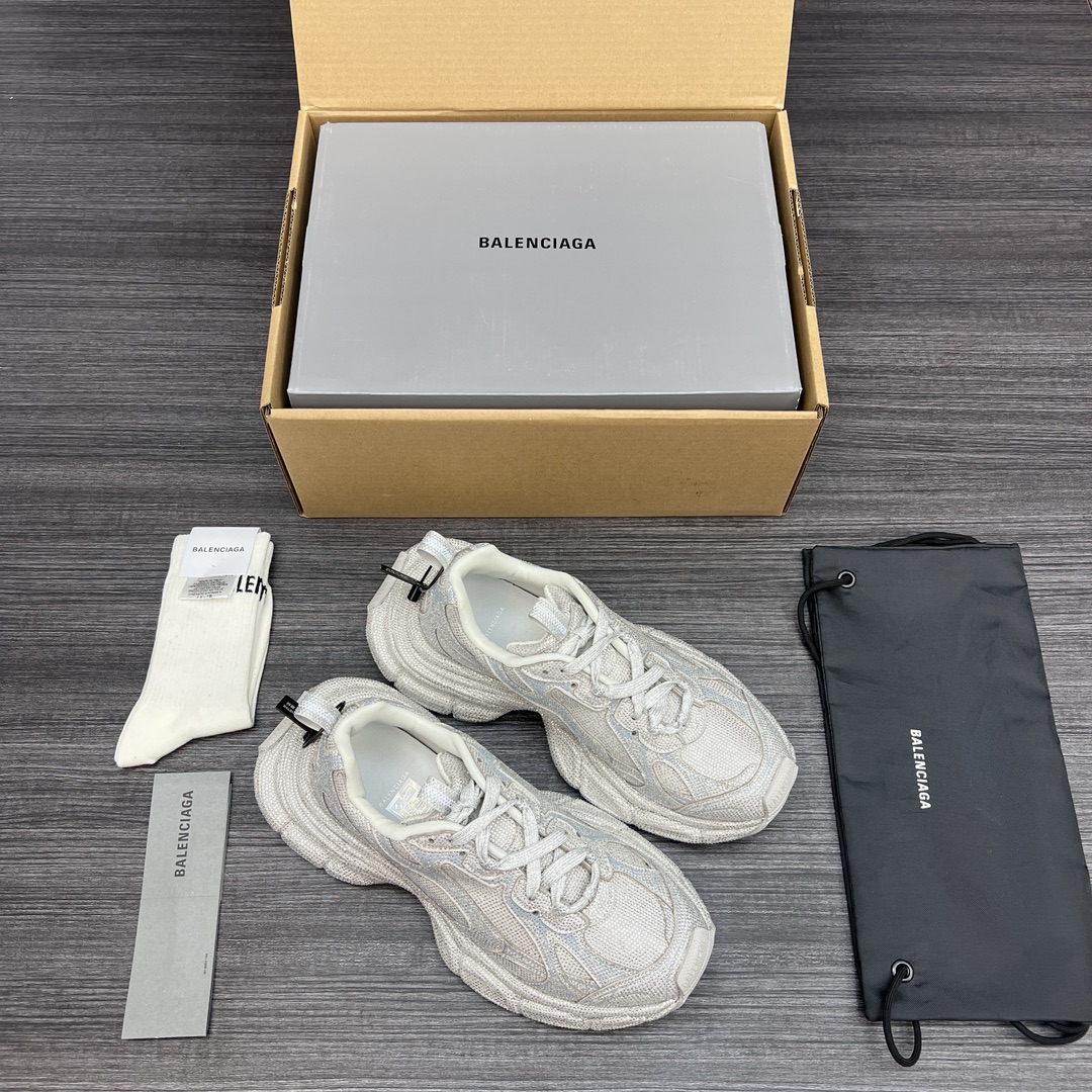 Balenciaga 纯原Balenciaga Phantom Sneaker 巴黎世家全新做旧十代白银钻潮流跑鞋 在延续 Track Trainer 户外轮廓和复杂鞋面结构的同时
