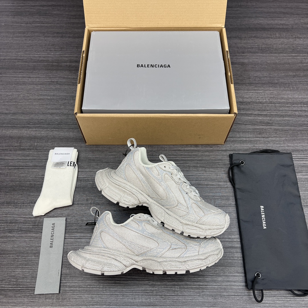 Balenciaga 纯原Balenciaga Phantom Sneaker 巴黎世家全新做旧十代白银钻潮流跑鞋 在延续 Track Trainer 户外轮廓和复杂鞋面结构的同时