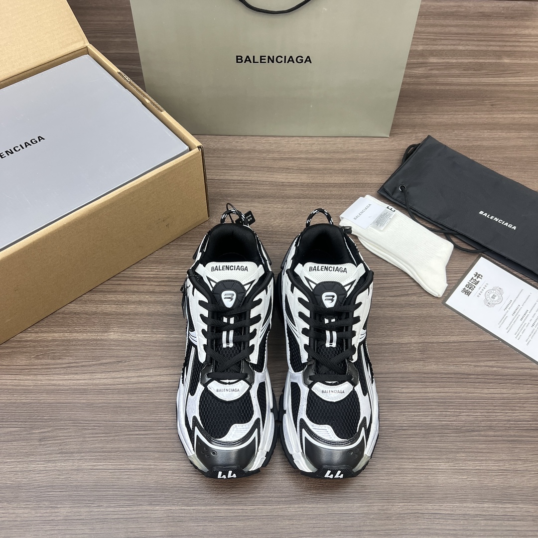 NO:408599,The top version of BALENCIAGA Runner shows the designer Demna's sneaker style through details such as glue, old making, and stitching. It uses a pair of 'old shoes' to convey a retro feel. The rear side panel and raised toe show Demna's structural future concept. The original large box restores the official configuration from the inside to the outside. Packaging: Full set of Dewu accessories aircraft box reinforcement packaging!  Number of codes 35-46!  (positive size), daddy shoes, balenciaga, balenciaga, sneakers19860909顶级版本 BALENCIAGA 巴黎世家-Runner、是通过溢胶、做旧、缝线等细节,展示了设计师 Demna 的运动鞋风格,用一双「旧鞋」传递复古感,后侧板、翘起的鞋头,则展示了 Demna 在结构上的未来构想,原装大盒从里到外一切百分百还原官方配置. 包装:全套得物配件飞机盒加固包装！ 码数35-46！(正码),老爹鞋,balenciaga,balenciaga,sneakers,Women's Shoes