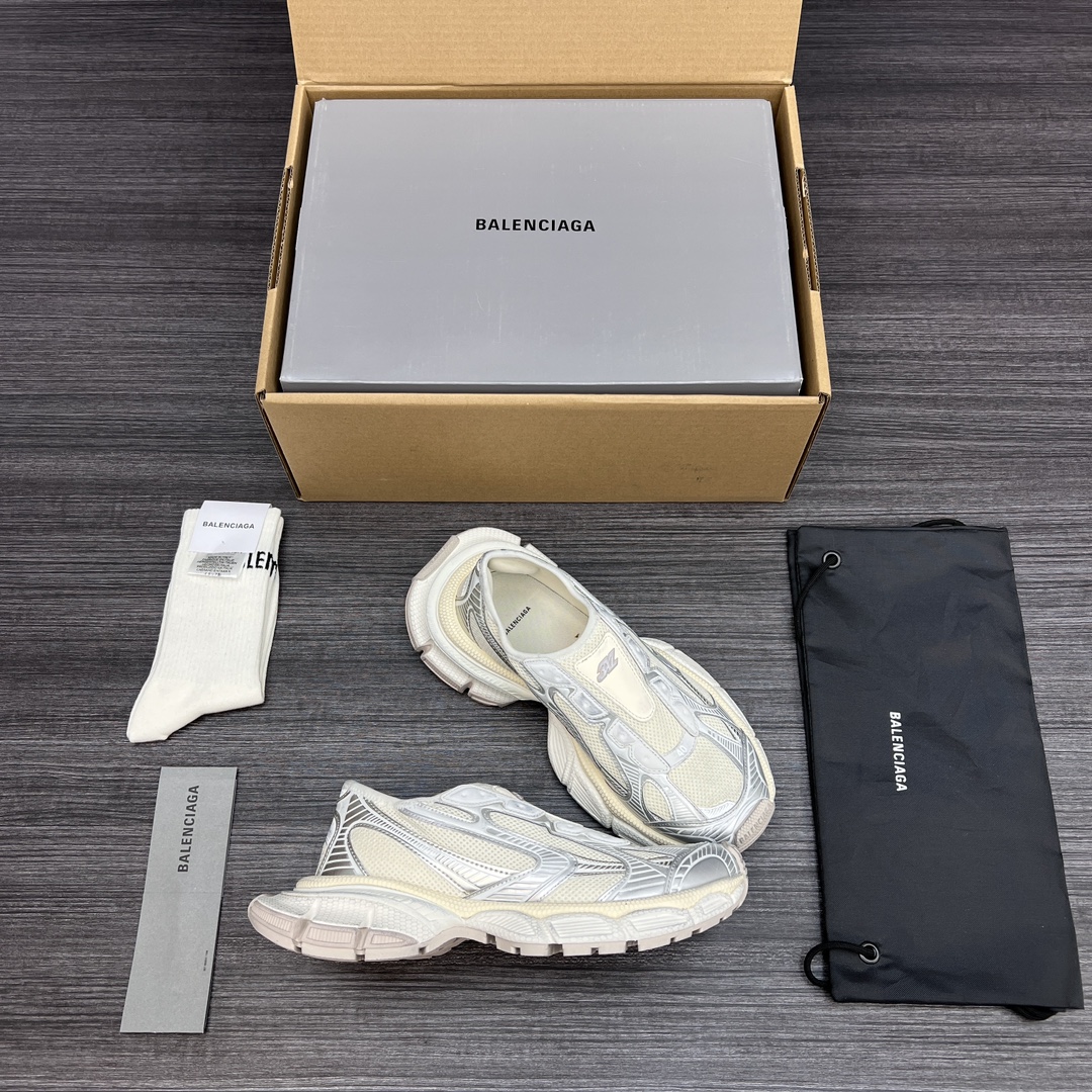 Balenciaga 纯 本Balenciaga Phantom Sneaker 巴黎世家3XL米银色一脚蹬 在延续 Track Trainer 户外轮廓和复杂鞋面结构的同时