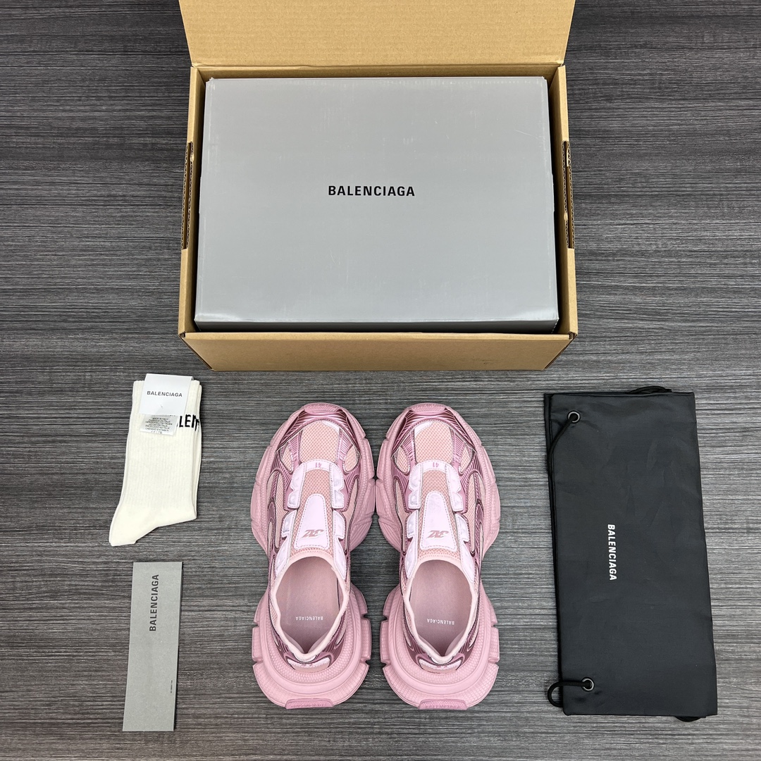 Balenciaga 纯 本Balenciaga Phantom Sneaker 巴黎世家3XL粉色一脚蹬 在延续 Track Trainer 户外轮廓和复杂鞋面结构的同时