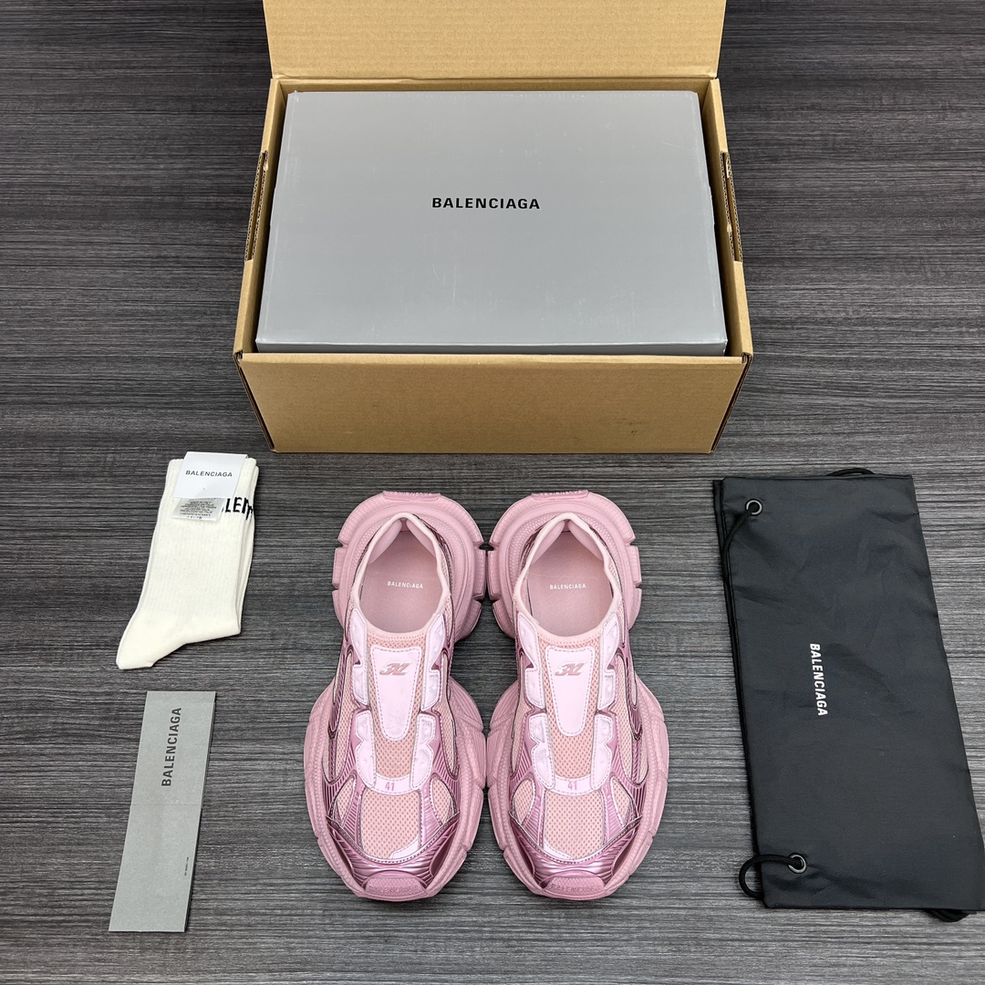 Balenciaga 纯 本Balenciaga Phantom Sneaker 巴黎世家3XL粉色一脚蹬 在延续 Track Trainer 户外轮廓和复杂鞋面结构的同时