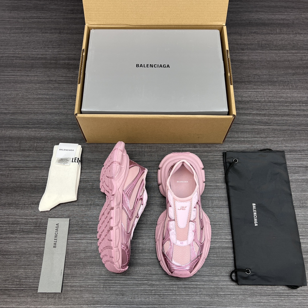 Balenciaga 纯 本Balenciaga Phantom Sneaker 巴黎世家3XL粉色一脚蹬 在延续 Track Trainer 户外轮廓和复杂鞋面结构的同时