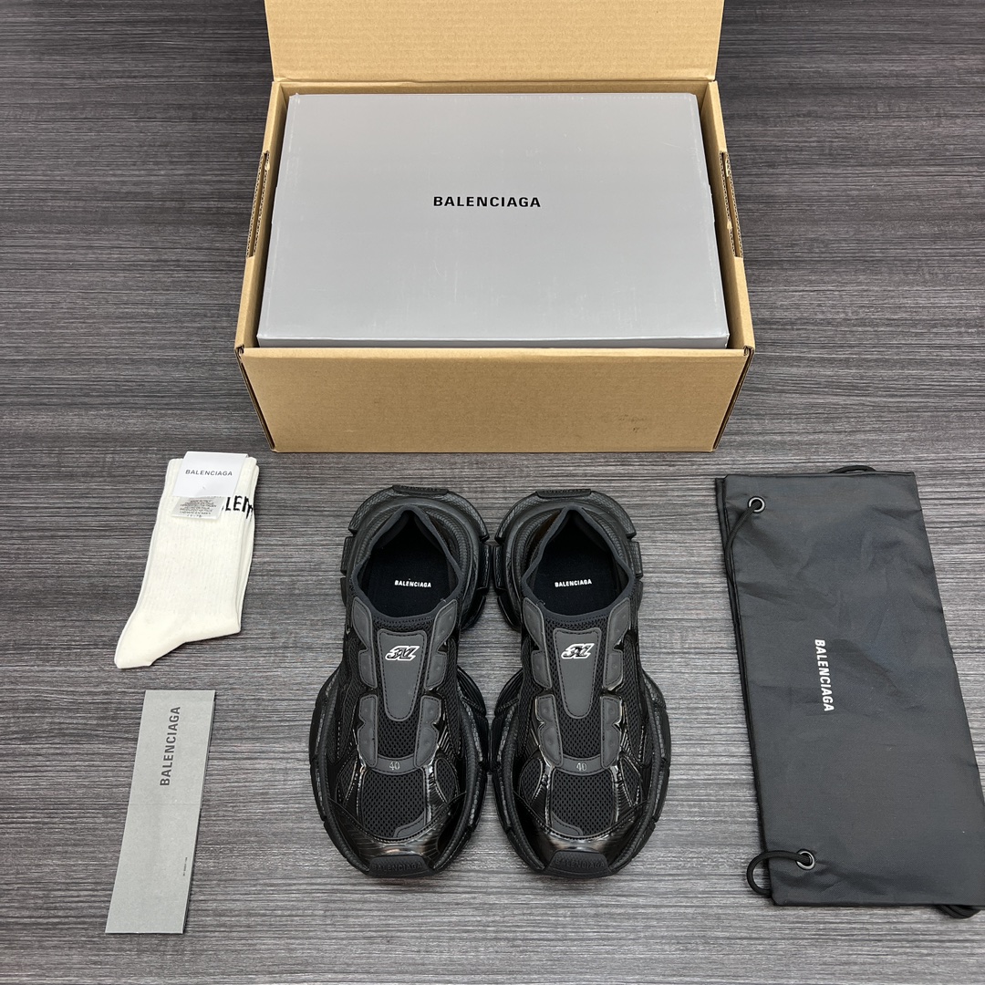 Balenciaga 纯 本Balenciaga Phantom Sneaker 巴黎世家3XL黑色一脚蹬 在延续 Track Trainer 户外轮廓和复杂鞋面结构的同时