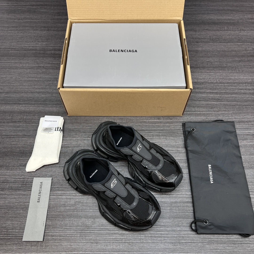 Balenciaga 纯 本Balenciaga Phantom Sneaker 巴黎世家3XL黑色一脚蹬 在延续 Track Trainer 户外轮廓和复杂鞋面结构的同时