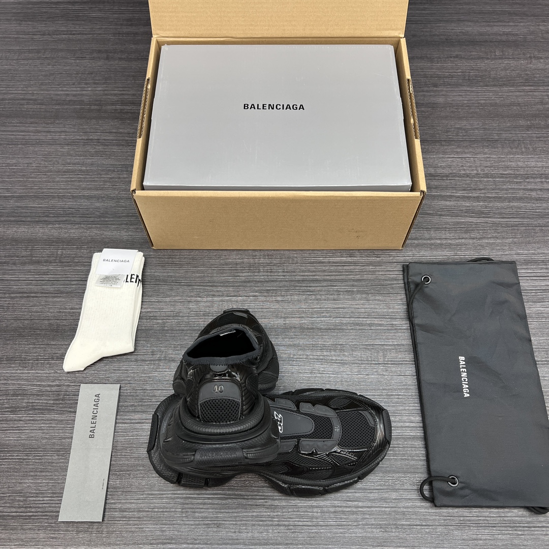 Balenciaga 纯 本Balenciaga Phantom Sneaker 巴黎世家3XL黑色一脚蹬 在延续 Track Trainer 户外轮廓和复杂鞋面结构的同时