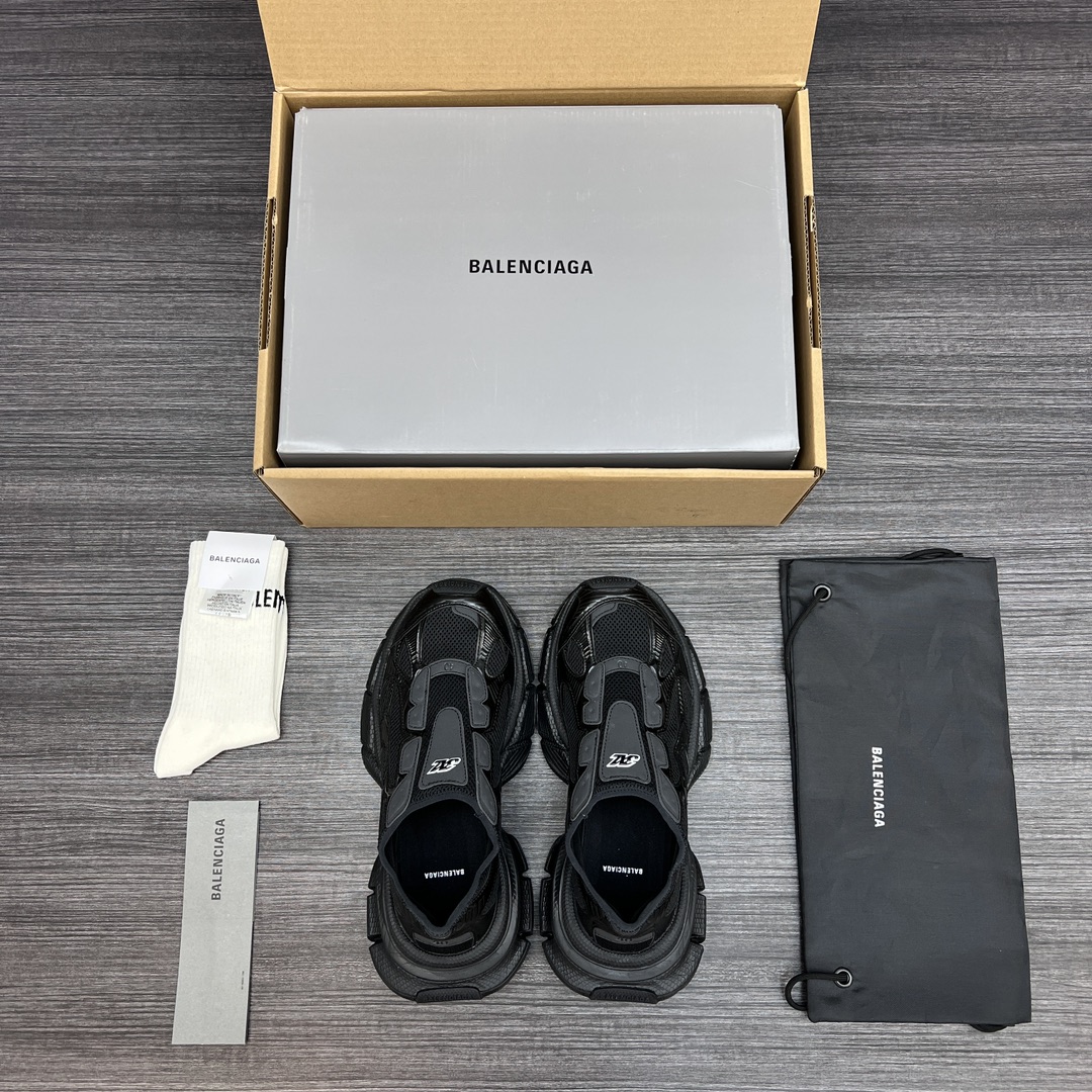 Balenciaga 纯 本Balenciaga Phantom Sneaker 巴黎世家3XL黑色一脚蹬 在延续 Track Trainer 户外轮廓和复杂鞋面结构的同时