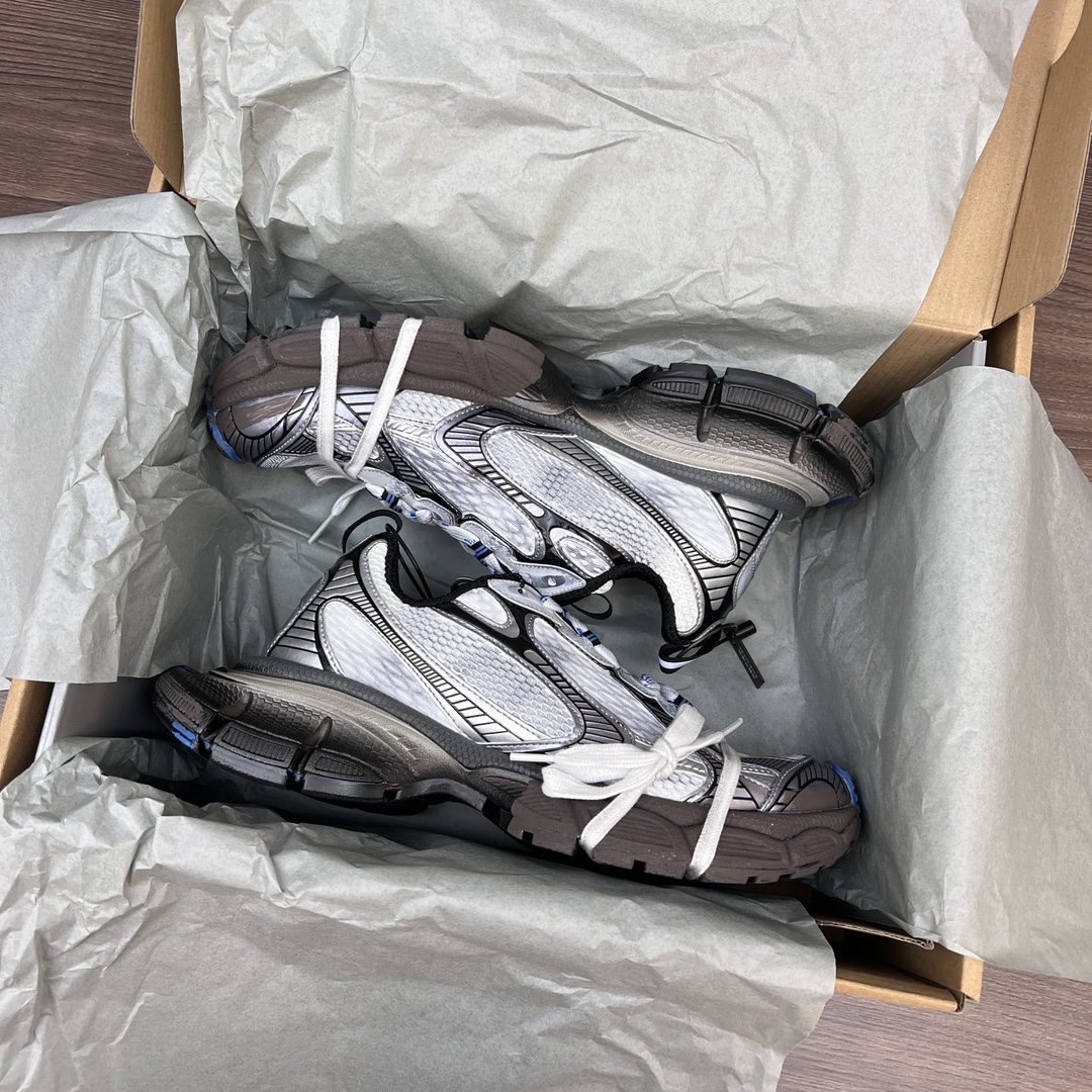 Balenciaga Balenciaga Phantom Sneaker 3XL 巴黎世家全新做旧 十代银蓝泥染做旧 潮流跑鞋 在延续 Track Trainer 户外轮廓和复杂鞋面结构的同时