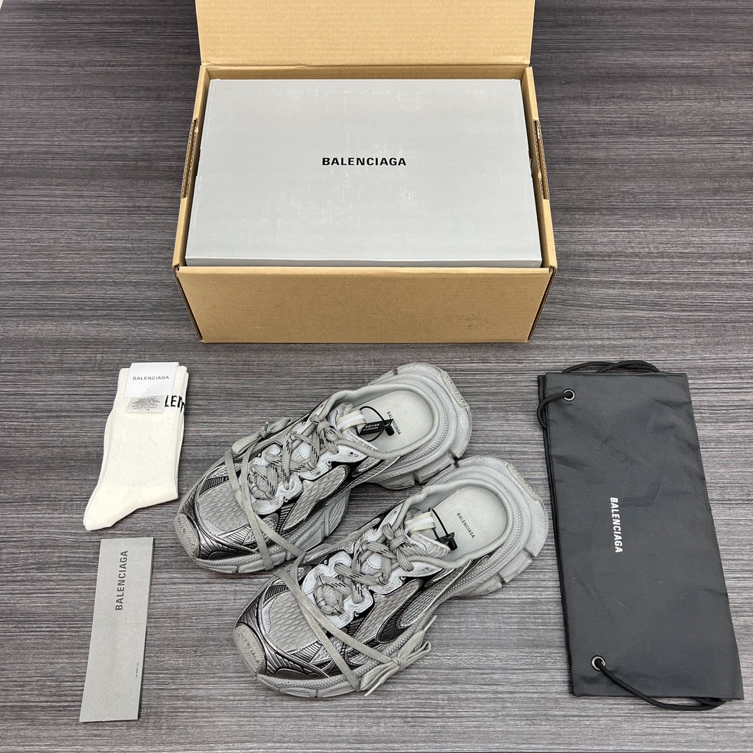 NO:229049,Pure original version Balenciaga Phantom Sneaker Balenciaga brand new old 3XL semi-trailer ten generations dark gray semi-trailer old trend running shoes. While continuing the outdoor contour and complex upper structure of the Track Trainer, the new version adds transparent strap parts to the heel position, making the whole shoe look more retro. Packaging: Full set of original packaging reinforced aircraft box packaging!  Number of codes: 35-46 codes!  (One size larger, wear 42 shots and 41 shots), casual shoes/sports shoes, balenciaga, balenciaga, tom ford, sneakers19860909纯原版本Balenciaga Phantom Sneaker 巴黎世家全新做旧 3XL半拖 十代深灰半拖做旧潮流跑鞋 在延续 Track Trainer 户外轮廓和复杂鞋面结构的同时,新版本在后跟位置增加了透明带的部件,整鞋看起来更加复古. 包装:全套原版包装加固飞机盒包装！ 码数:35-46码！(偏大一码 穿42拍41),休闲鞋/运动鞋,balenciaga,balenciaga,tom ford,sneakers,Women's Shoes