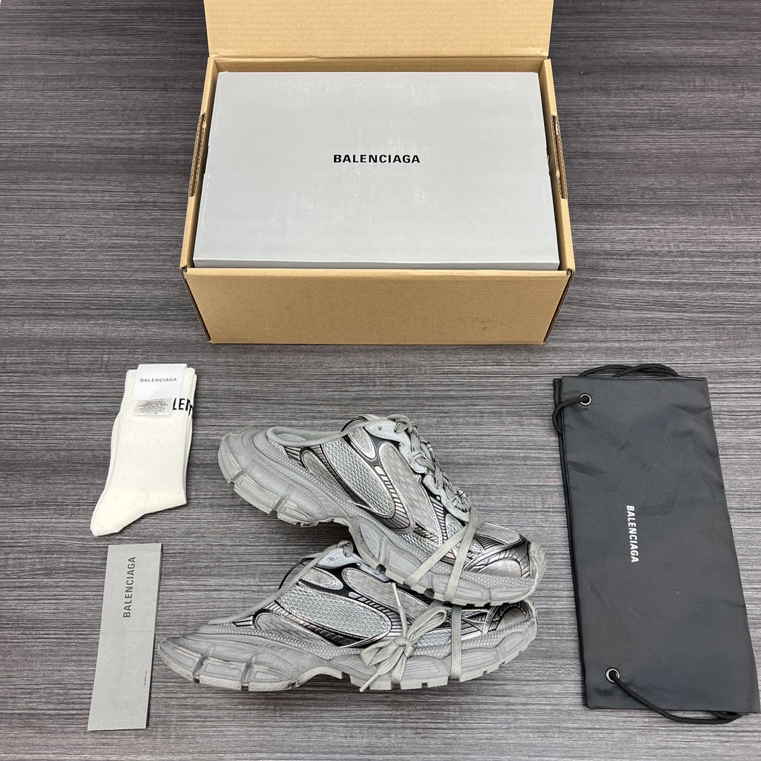 Balenciaga 纯 本Balenciaga Phantom Sneaker 巴黎世家全新做旧 3XL半拖 十代深灰半拖做旧潮流跑鞋 在延续 Track Trainer 户外轮廓和复杂鞋面结构的同时
