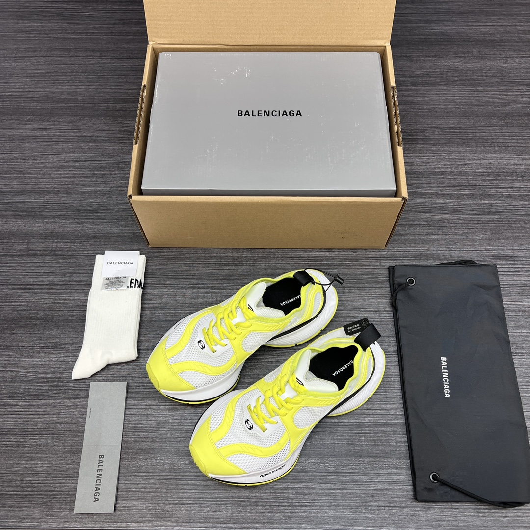 NO:229057,Pure original version BALENCIAGA 13th generation white fluorescent yellow old lightweight and breathable running shoes. Balenciaga brand new design concept is light and comfortable to experience, and uses retro old technology to make the shoes feel more old. ZP original shoes developed fabric woven fabric and glue bonding. Outsole high foaming combination, the sole is light, comfortable and wear-resistant. Packaging: Full set of Dewu accessories reinforced aircraft box packaging!  Number of codes: 35-46 codes!  (Putting 42 shots for 41 in one size), casual shoes/sports shoes, balenciaga, balenciaga, sneakers19860909纯原版本 BALENCIAGA 巴黎世家 十三代白荧光黄做旧轻便透气跑鞋. 巴黎世家全新设计概念轻便舒适体验、采用复古做旧工艺,使鞋子更有沉旧感.ZP原鞋开发面料织布滴胶贴合而成.大底高发泡组合大底轻便舒适耐磨. 包装:全套得物配件加固飞机盒包装！ 码数:35-46码！（偏大一码穿42拍41),休闲鞋/运动鞋,balenciaga,balenciaga,sneakers,Women's Shoes