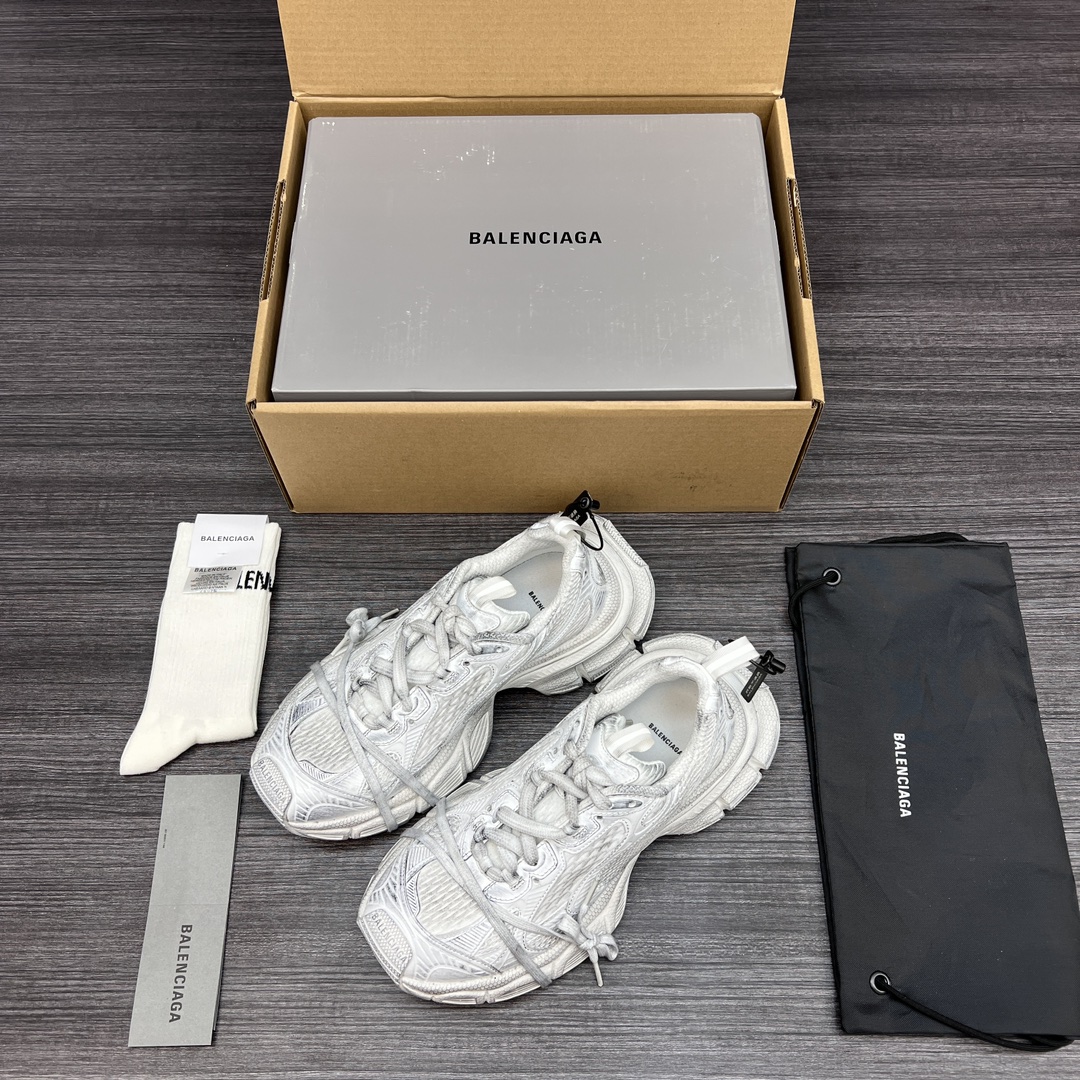 NO:228978,The pure original version of Balenciaga Phantom Sneaker Balenciaga new old 3Xl ten generations of all-white old trend running shoes. While continuing the outdoor contour and complex upper structure of the Track Trainer, the new version adds transparent strap parts to the heel, making the whole shoe look more retro. Packaging: Full set of original packaging reinforced aircraft box packaging!  Number of codes: 35-46 codes!  (One size larger, wear 42 shots and 41 shots), casual shoes/sports shoes, balenciaga, balenciaga, tom ford, sneakers19860909纯原版本Balenciaga Phantom Sneaker 巴黎世家全新做旧3Xl 十代全白做旧潮流跑鞋 在延续 Track Trainer 户外轮廓和复杂鞋面结构的同时,新版本在后跟位置增加了透明带的部件,整鞋看起来更加复古. 包装:全套原版包装加固飞机盒包装！ 码数:35-46码！(偏大一码 穿42拍41),休闲鞋/运动鞋,balenciaga,balenciaga,tom ford,sneakers,Women's Shoes
