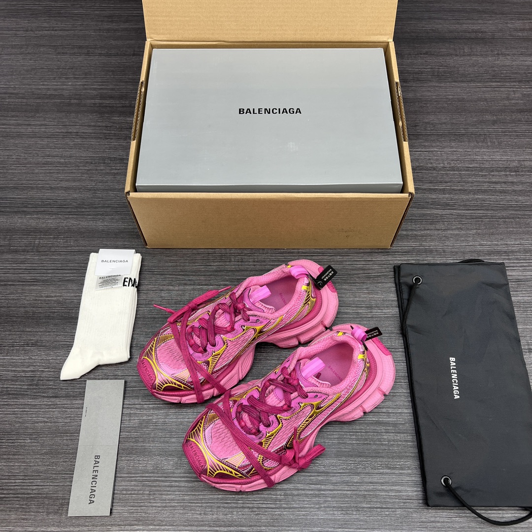 NO:228940,The pure original version of Balenciaga Phantom Sneaker Balenciaga brand new old 3Xl tenth generation rose red yellow old trend running shoes. While continuing the outdoor contour and complex upper structure of the Track Trainer, the new version adds transparent strap parts to the heel, making the whole shoe look more retro. Packaging: Full set of original packaging reinforced aircraft box packaging!  Number of codes: 35-46 codes!  (One size larger, wear 42 shots and 41 shots), casual shoes/sports shoes, balenciaga, balenciaga, tom ford, sneakers19860909纯原版本Balenciaga Phantom Sneaker 巴黎世家全新做旧3Xl 十代玫红黄做旧潮流跑鞋 在延续 Track Trainer 户外轮廓和复杂鞋面结构的同时,新版本在后跟位置增加了透明带的部件,整鞋看起来更加复古. 包装:全套原版包装加固飞机盒包装！ 码数:35-46码！(偏大一码 穿42拍41),休闲鞋/运动鞋,balenciaga,balenciaga,tom ford,sneakers,Women's Shoes