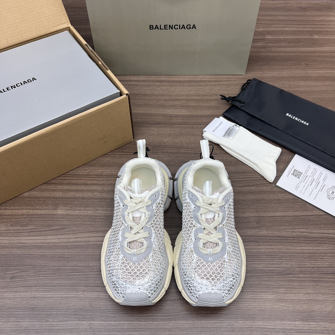 Shop the Best High Quality
 Balenciaga Shoes Sneakers Set With Diamonds Track