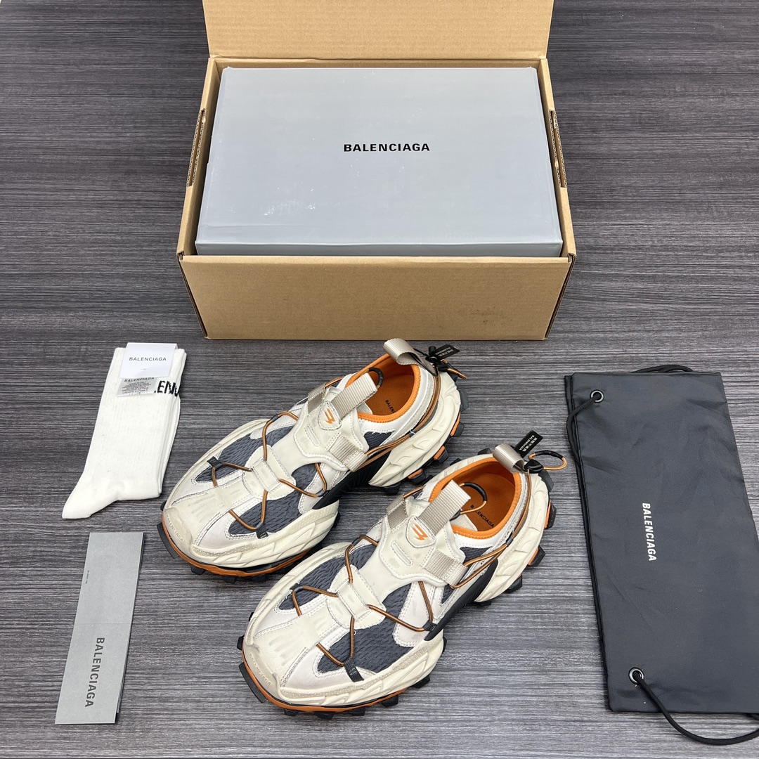 NO:229041,Pure original version of Balenciaga 15th generation hiking sneakers. Balenciaga Spring 25 Hiking features adjustable strings, wide tread and slender pointed toes. These ropes not only add a layer to the upper, but also help ensure the safety of the sneakers. The worn-out effect is applied to the sneakers to give people a feeling of frequent use. Packing a full set of Dewu accessories reinforced aircraft box packaging!  Size: 35-46 size (1 size is larger and wear 42 shots and 41 sizes), casual shoes/sports shoes, balenciaga, balenciaga, sneakers19860909纯原版本Balenciaga 巴黎世家十五代徒步运动鞋.巴黎世家春季25 远足的特点是可调细绳,宽胎面和细长的尖趾,这些绳索不仅在鞋面增加了一层,而且还有助于确保运动鞋的安全性, 破旧的效果应用在运动鞋上给人一种使用频繁的感觉. 包装全套得物配件加固飞机盒包装！ 码数:35-46码(偏大1码 穿42拍41码),休闲鞋/运动鞋,balenciaga,balenciaga,sneakers,Women's Shoes