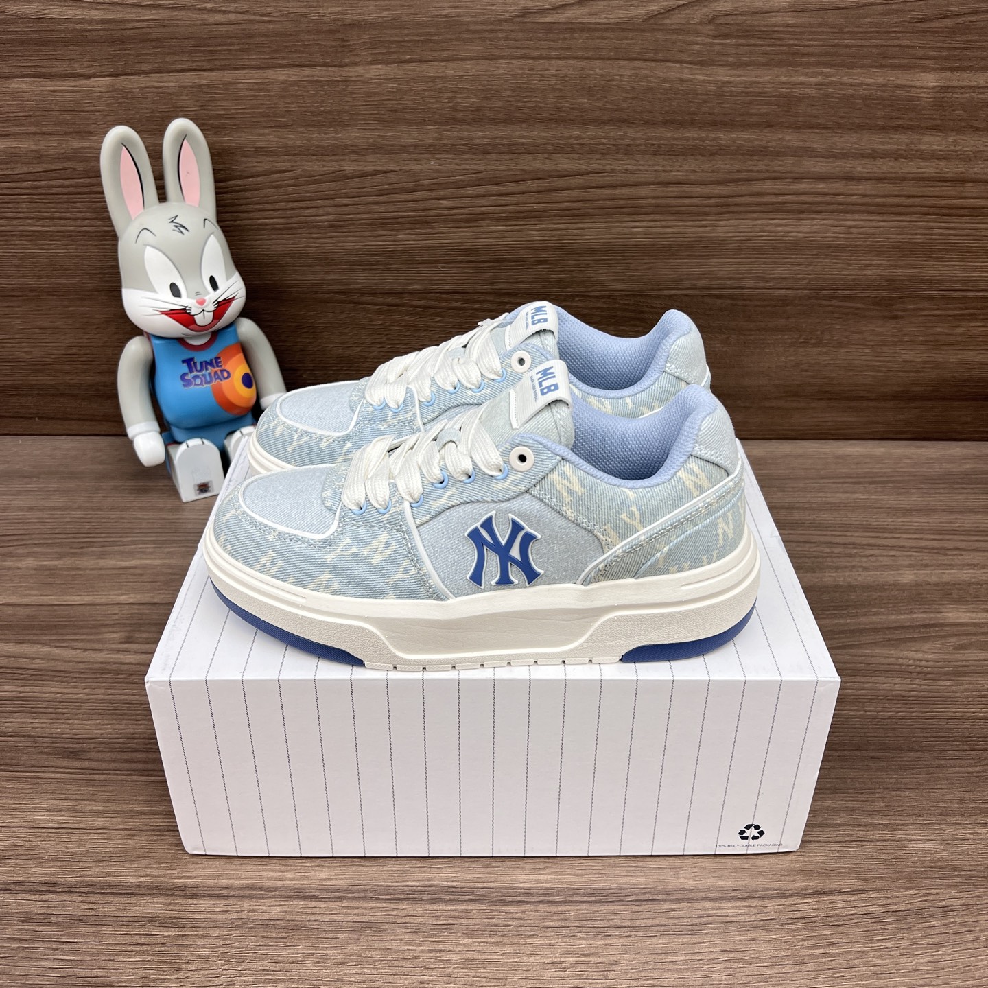 NO:386896,Top version MLB Chunky Liner Fashionable and comfortable Wear-resistant Low-top Shoes Men and Women Same Model Sky Blue. Size 35-45 Code: 3ASXCDC4N-50BLS Full set of decoction packaging poison card Poison buckle Cotton socks Poison box., casual shoes/sports shoes, sneakers19860909顶级版本MLB Chunky Liner 时尚舒适 耐磨 低帮 板鞋 男女同款 天蓝色. 码数35-45码 编码: 3ASXCDC4N-50BLS 全套得物包装毒卡 毒扣 棉袜 毒盒.,休闲鞋/运动鞋,sneakers,Women's Shoes