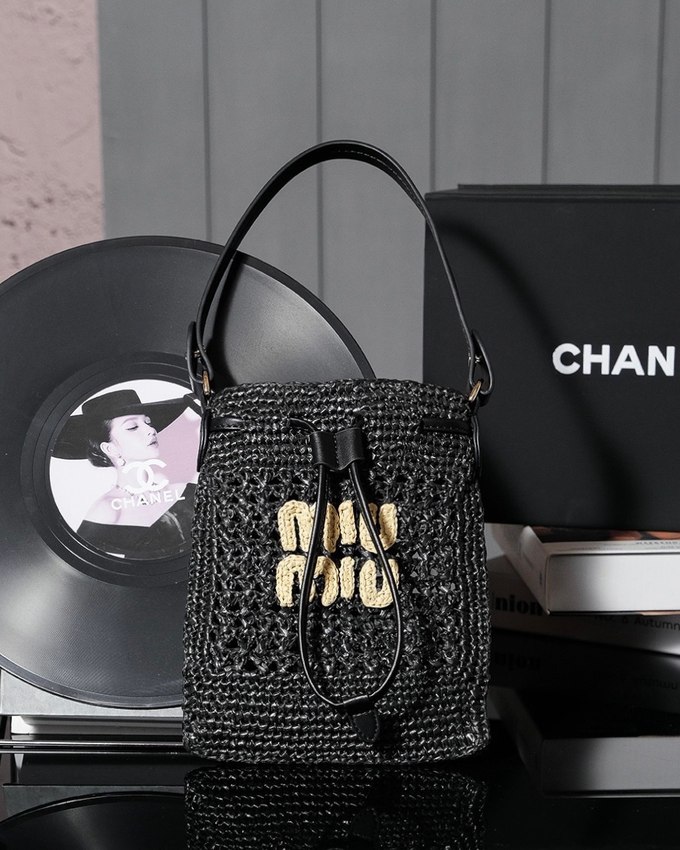 Miu Miu Product _ddjqfRu22AAtmEbl8gOx9Hy2o_CYFz-d0RGzBZQ