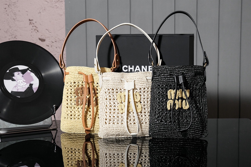 Miu Miu Product _drQqfo9o4a2zfFUqgAVAu_NT5UC6dkWdwv0QcuQ