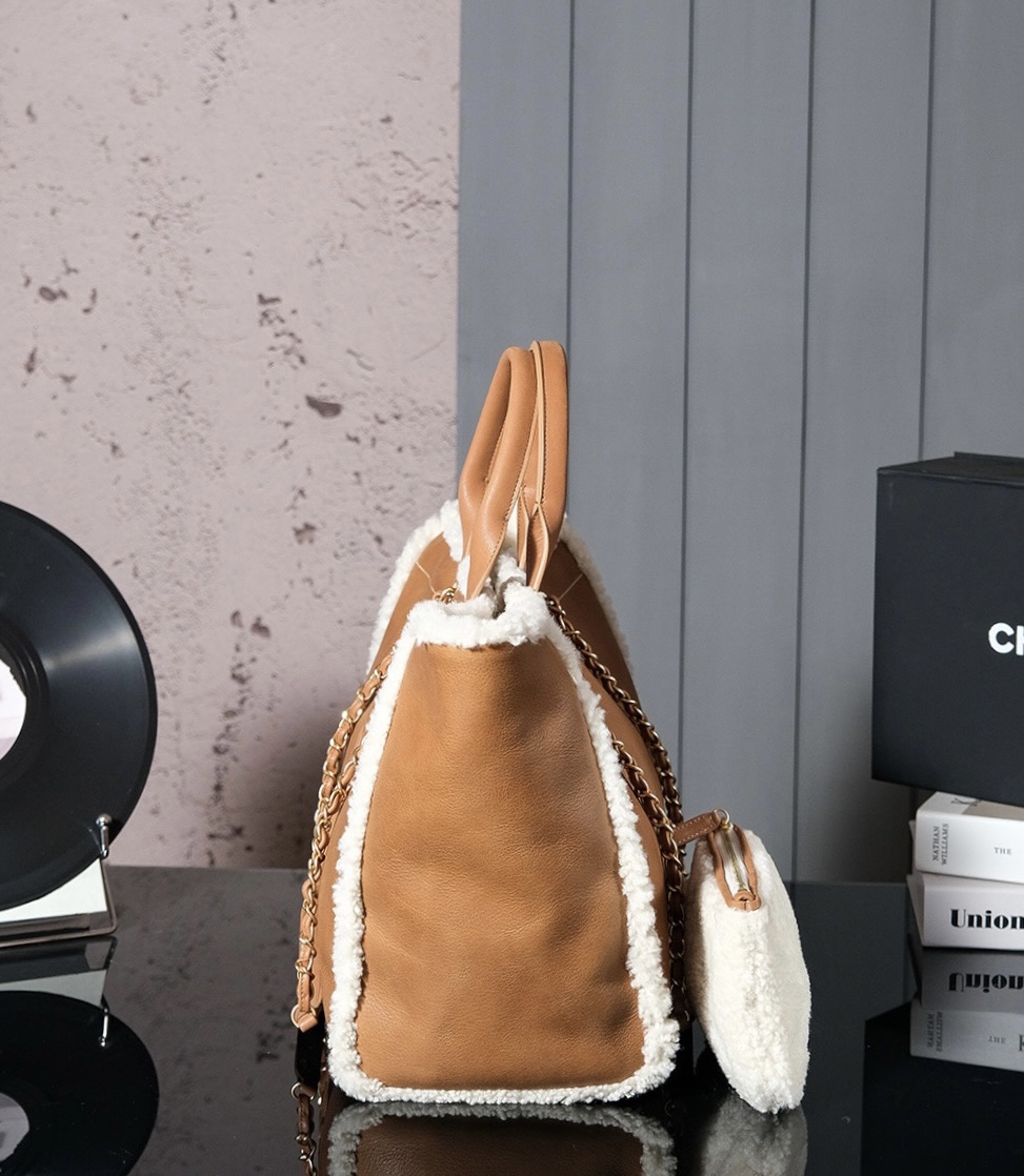 Chanel 24k 购物包🛍️ 5