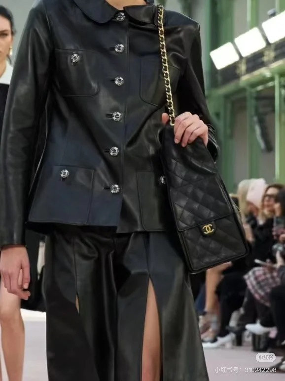 路易威登 Louis Vuitton 高定典藏名品高定成衣时装外套连衣裙衬衫T恤 #FEE05B7F 5
