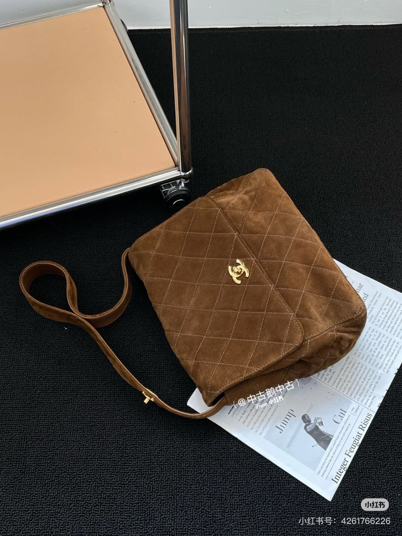 Vintage never goes out of style. - Bag 5