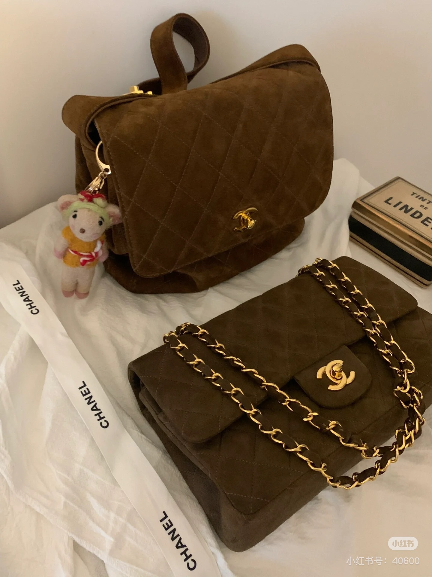 Vintage never goes out of style. - Bag 8