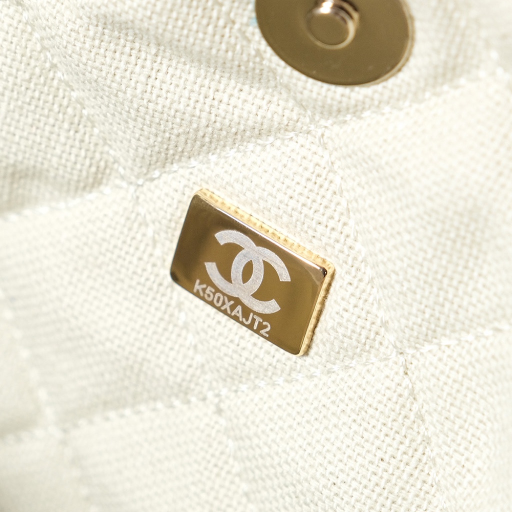 Chanel Luxury Designer Handbag Shoulder Crossbody Bag crafted in premium 9