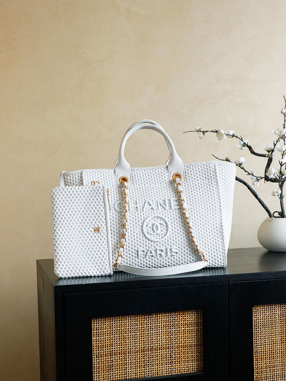 Chanel White Raffia Beach Bag with Gold Chain Accents - Spring/Summer Collection 2 i1756390414648 12 0 1
