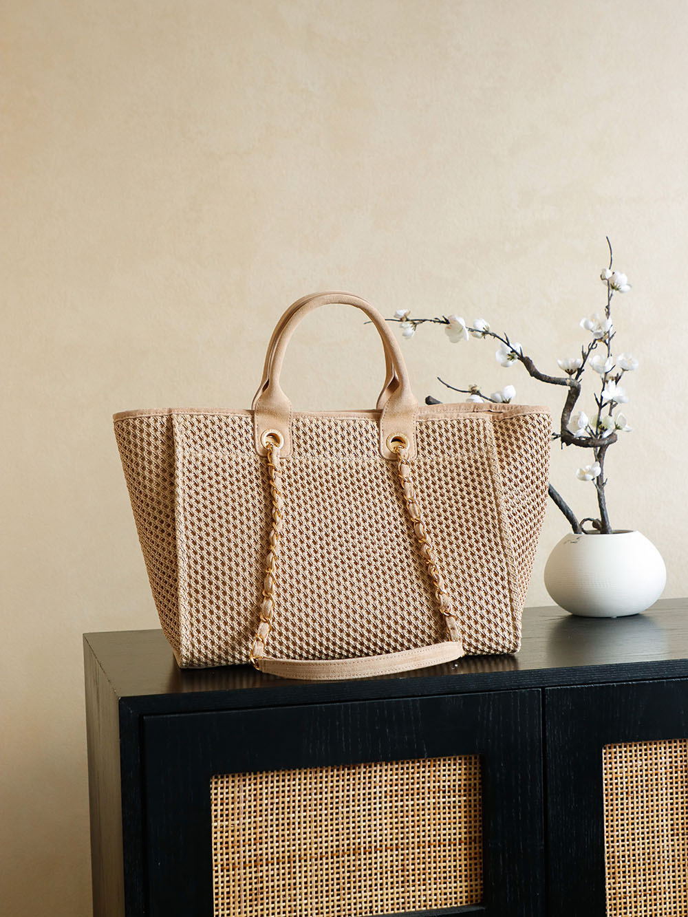 Chanel Raffia Tote Bag with Chain Detail, Beige, Spring Collection 3 i1756390647582 7011 0 4