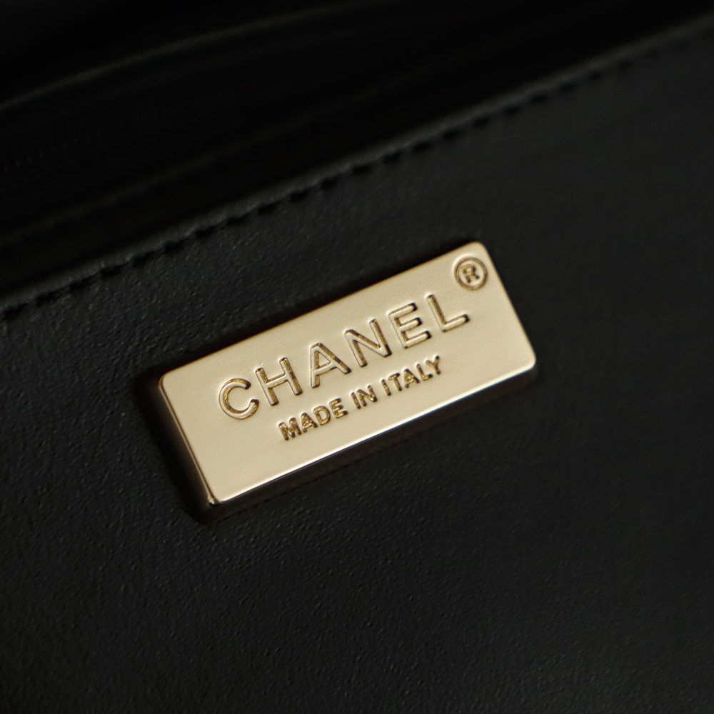 Chanel Classic Flap Hand-Woven Raffia Bag,26cm, White, Perfect for Vacation 8 i1757061137452 7145 0 7