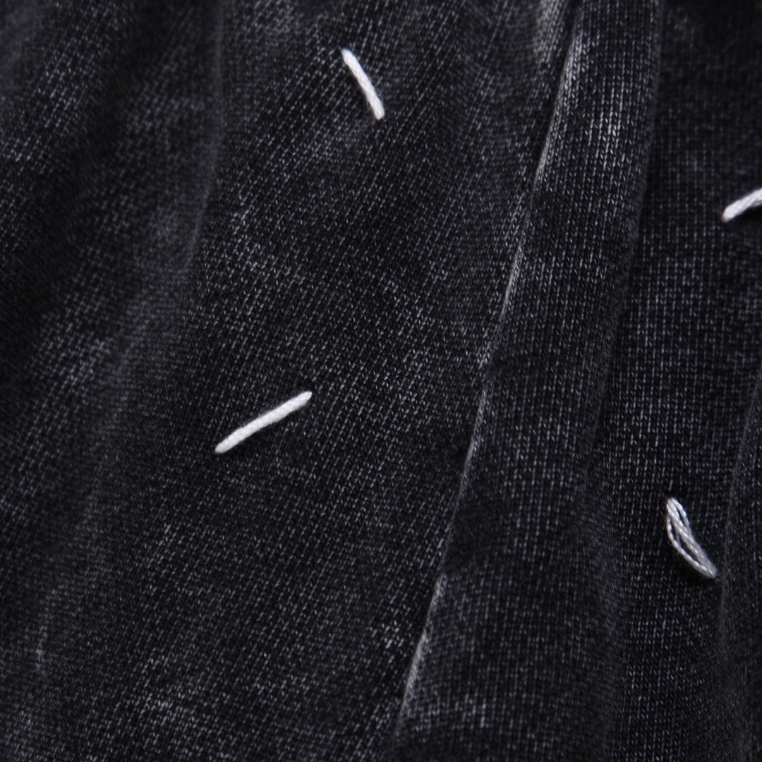 2024 Martin Margiela Collection: Cotton Fabric, Black and Blue, Unique Water Washing Technique - 图片 9