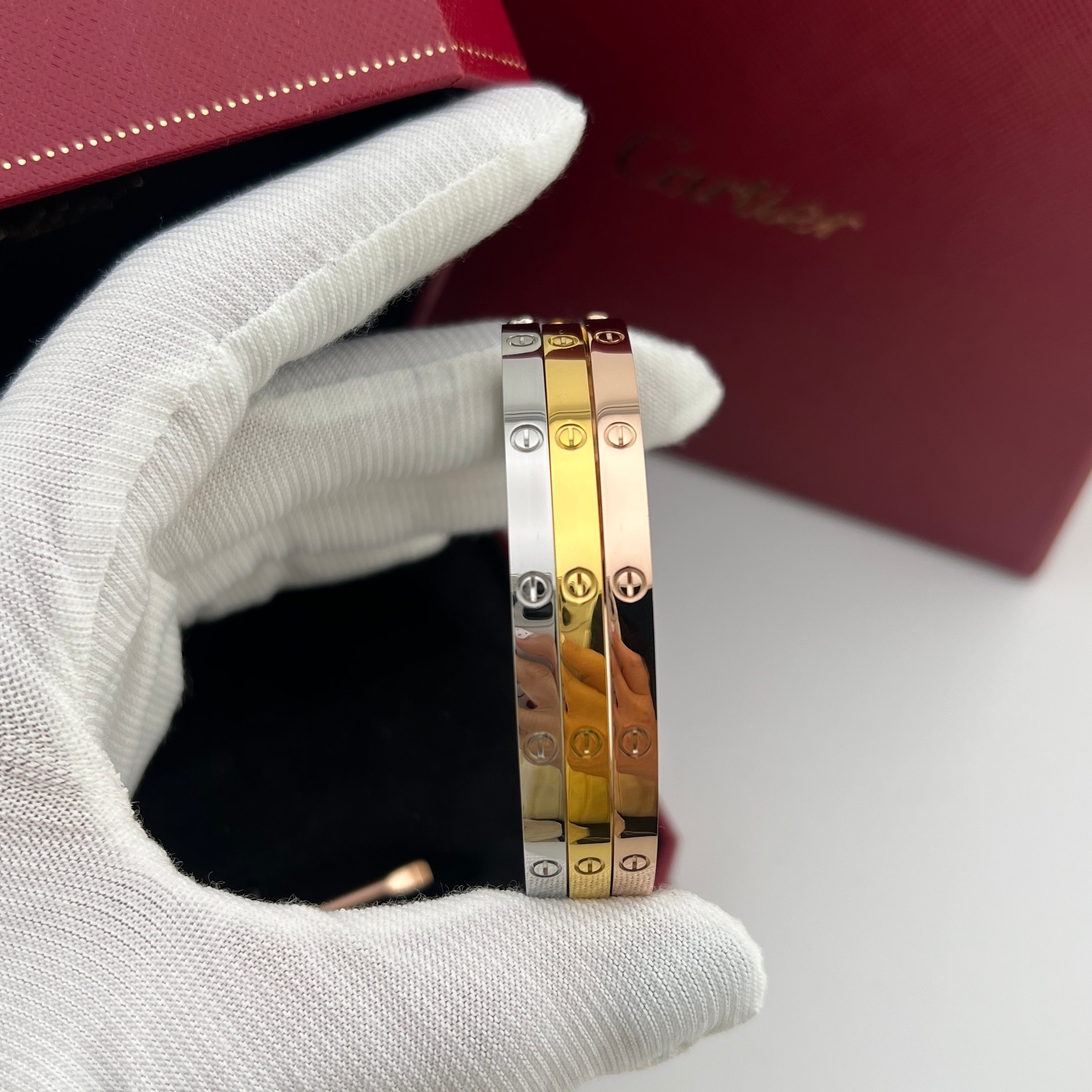 NO:580971,Cartier series rose gold platinum gold glossy narrow nail bracelet high version real photo,Cartier bracelet,cartier,bracelet19860909卡地亚系列玫瑰金白金金色光面窄版钉子手镯 高版本 实拍图,卡地亚手镯,cartier,bracelet,Jewelry