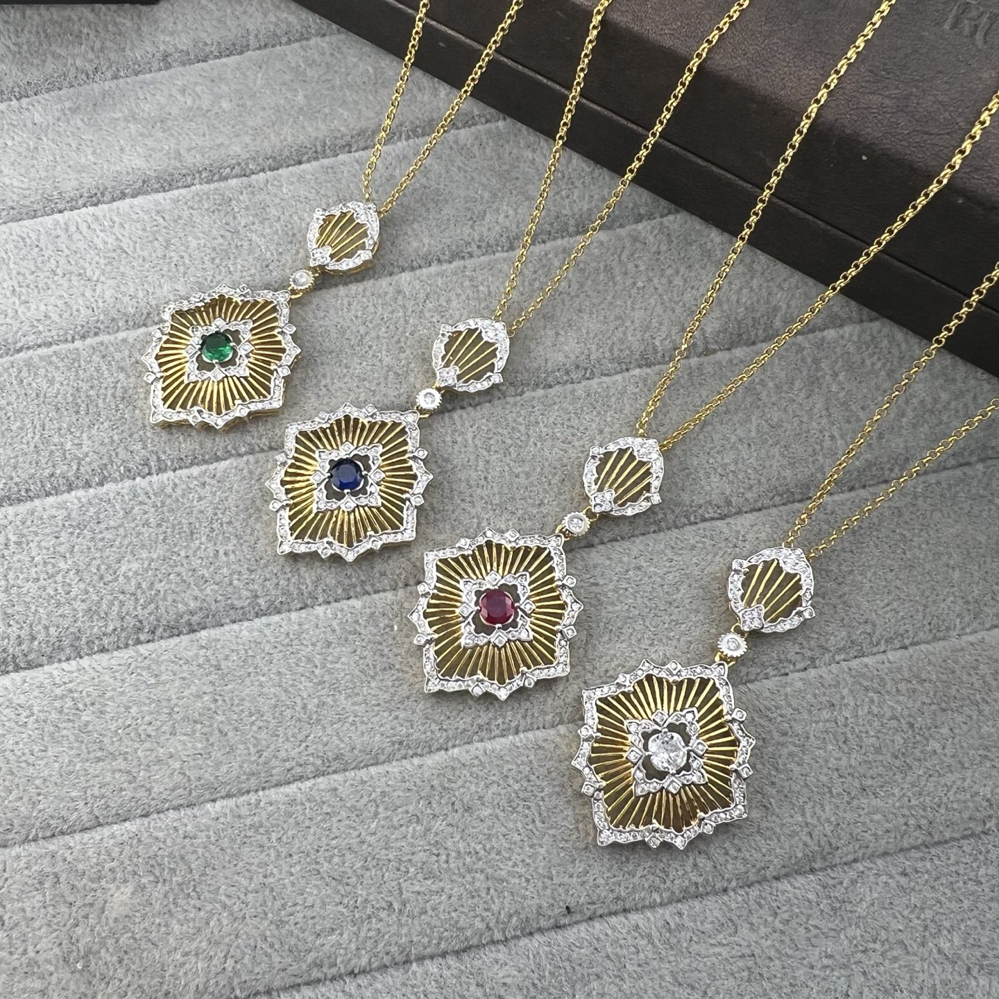 NO:639378,Buccellati high-quality brushed window grille color-separated pendant necklace, Buccellati,necklace19860909布契拉提 高品质 拉丝窗花分色吊坠项链,布契拉,necklace,Jewelry