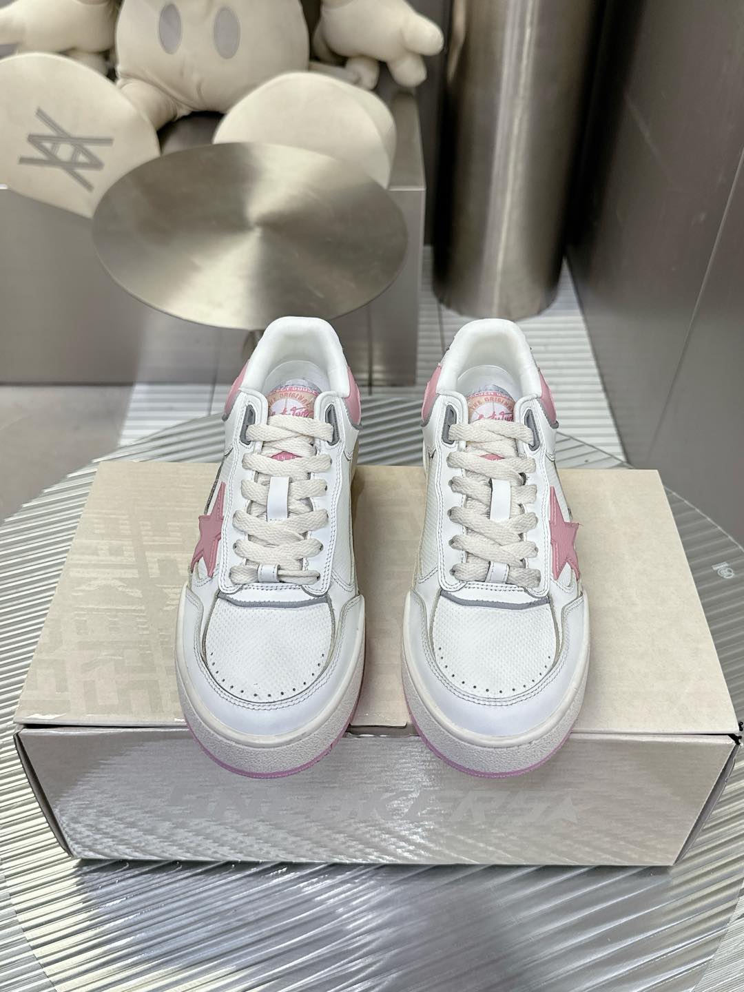 NO:238826,Couple GGDB small dirty shoes 2025 latest color matching golden goose new light pink plaid/deep red star small dirty shoes that can be worn all year round, must-have for everyone, classic and beautiful, must-have for little girls!  Size: 34-45, casual shoes/sports shoes, sneakers19860909情侣款GGDB小脏鞋2025最新配色 golden goose 新款浅粉格尾/深红星 一年四季都可以穿搭的小脏鞋,人手必备 经典又好看,小女生必入单品！ Size: 34-45,休闲鞋/运动鞋,sneakers,Women's Shoes