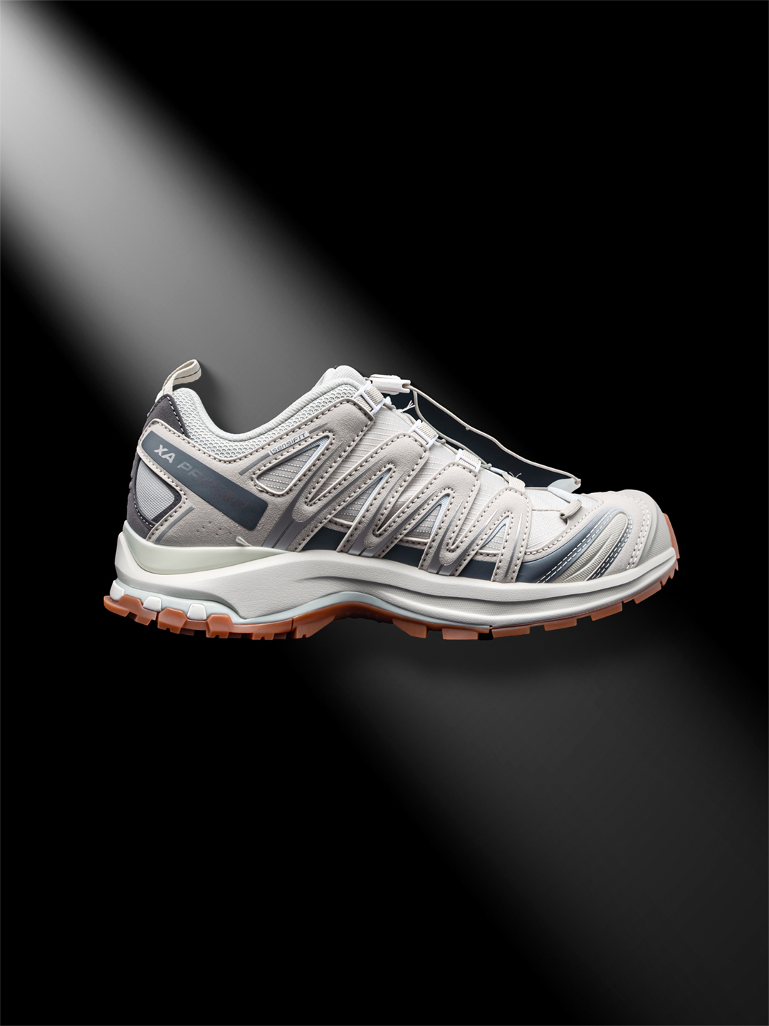 放店💰110 🉐福利特价 原210版本
SALOMON 萨洛蒙 XA PRO 3D 户外运动 网布减震防滑透气 低帮跑步鞋 男女同款 羽毛灰
纯原外贸平台特供订单 耗时半年巨作
#全套原纸板楦头开发
#原厂特供网布配套加持
#确保原汁原味 完美呈现版型
#原档数据独家私模五层组合大底
#男女鞋同步官方开发至46
#原装Ortholite轻量化鞋垫
#中底布带钢印编号 原厂TPU锁扣
#进口港宝加持 后跟自然饱满 还原公司包裹性
#鞋面采用SENSIFT贴合技术
#全方位贴合包裹脚型
#鞋跟部鞋底牵引设计
#提供强大的抓地性能
#更适应野外崎岖不平的道路
#其3D ADVANCED CHASSIS底盘 材料轻量大化 钉齿设计更具稳定性 防护性
#鞋底易磨损区运用CONTAGRIP高耐磨材料 应对城市硬质路面长距离跑考验
货号:472436
Size:36 36.5 37.5 38 38.5 39 40 40.5 41 42 42.5 43 44 45 46