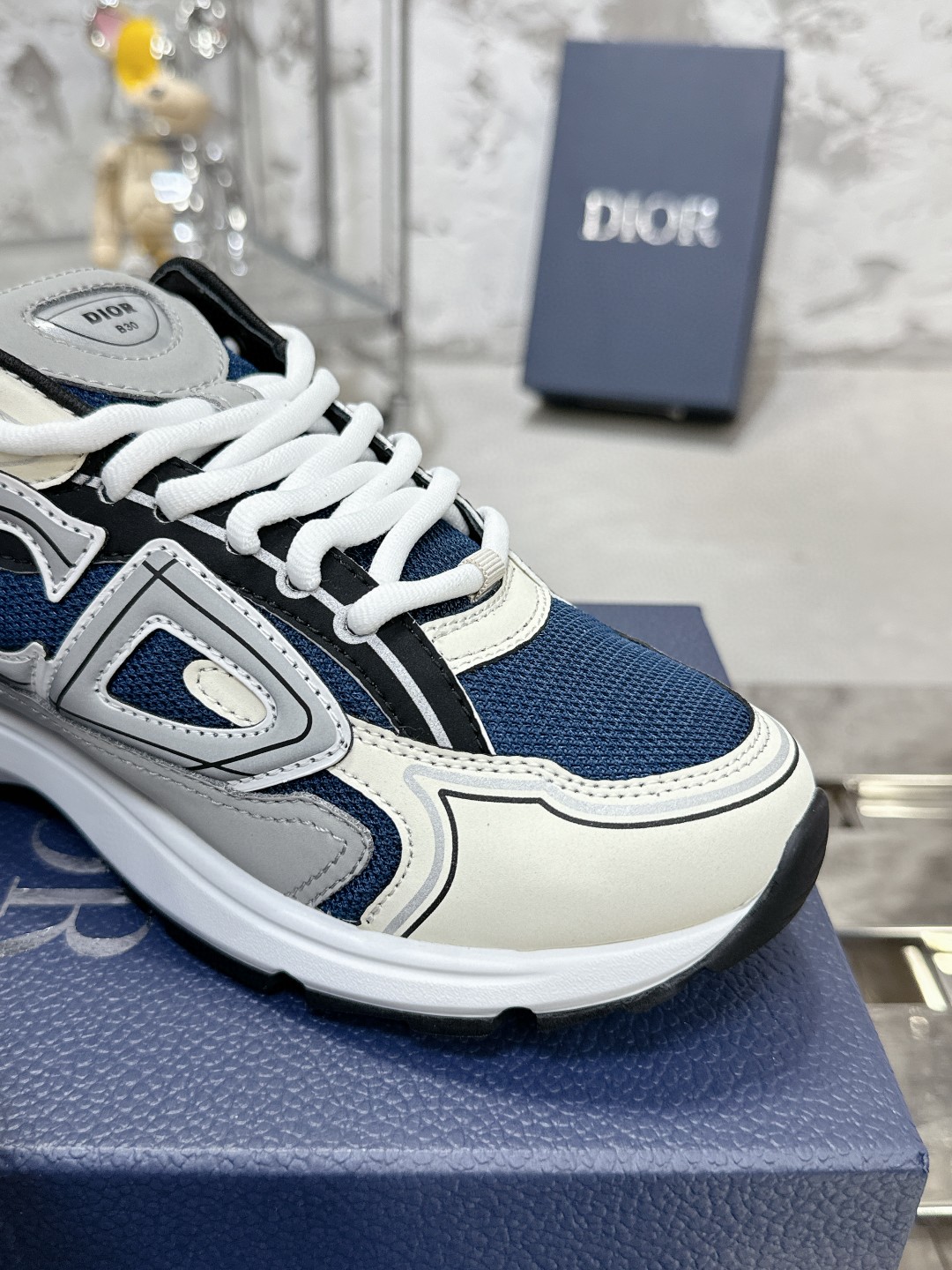 工厂价:340💰
———品牌:Dior 【迪奥】
———品质:高版本【情侣款🧑🤝🧑】
———描述:B30尖端炸街爆款超人气运动,新品专柜同步,鞋面意大利原版进口牛皮透气网布面料搭配,潮达人必备,复杂工艺完美复刻 进口柔软水染牛内里 牛皮垫脚 鞋底:原厂特供原版底,独家活动成型底超级舒适,原厂跟单货,🔍🔍高品质,可随意进出专柜,欢迎对比
———码数:35-45 (可订46 47 )