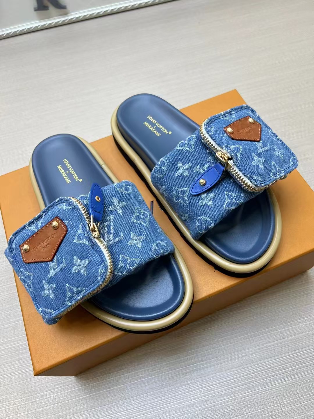 NO:166308,VUITTON LOUI .卡宝￣￣￣￣￣￣￣￣ ★Top version ★Original development Exclusive model opening ★Size 35/45 Multi-color optional, slippers and sandals, louis vuitton, sandals, slippers19860909VUITTON LOUI .馿家￣￣￣￣￣ ★顶级版本 ★原版开发 独家开模 ★码数35/45 多色可选,拖鞋凉鞋,louis vuitton,sandals,slippers,Women's Shoes