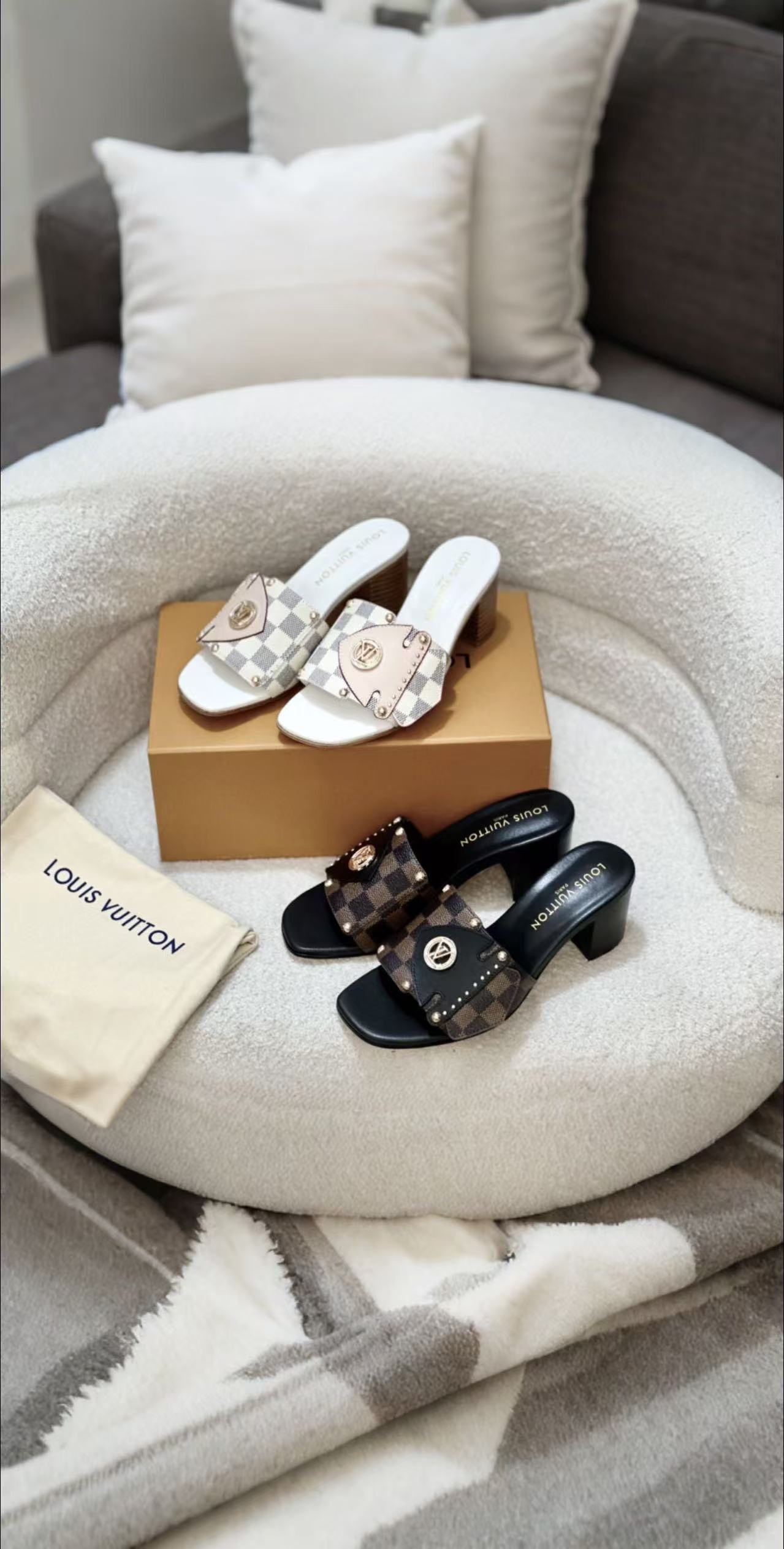 NO:257123,Heel shoes VUITTON LOUI.金博￣￣￣￣￣￣￣￣￣￣ ★Premium version ★Original development Exclusive mold opening ★Size 35/42 Multi-color optional Rubber sole genuine leather sole, slippers, louis vuitton, slippers19860909跟鞋 VUITTON LOUI .馿家￣￣￣￣￣ ★顶级版本 ★原版开发 独家开模 ★码数35/42 多色可选 橡胶底真皮底,拖鞋,louis vuitton,slippers,Women's Shoes