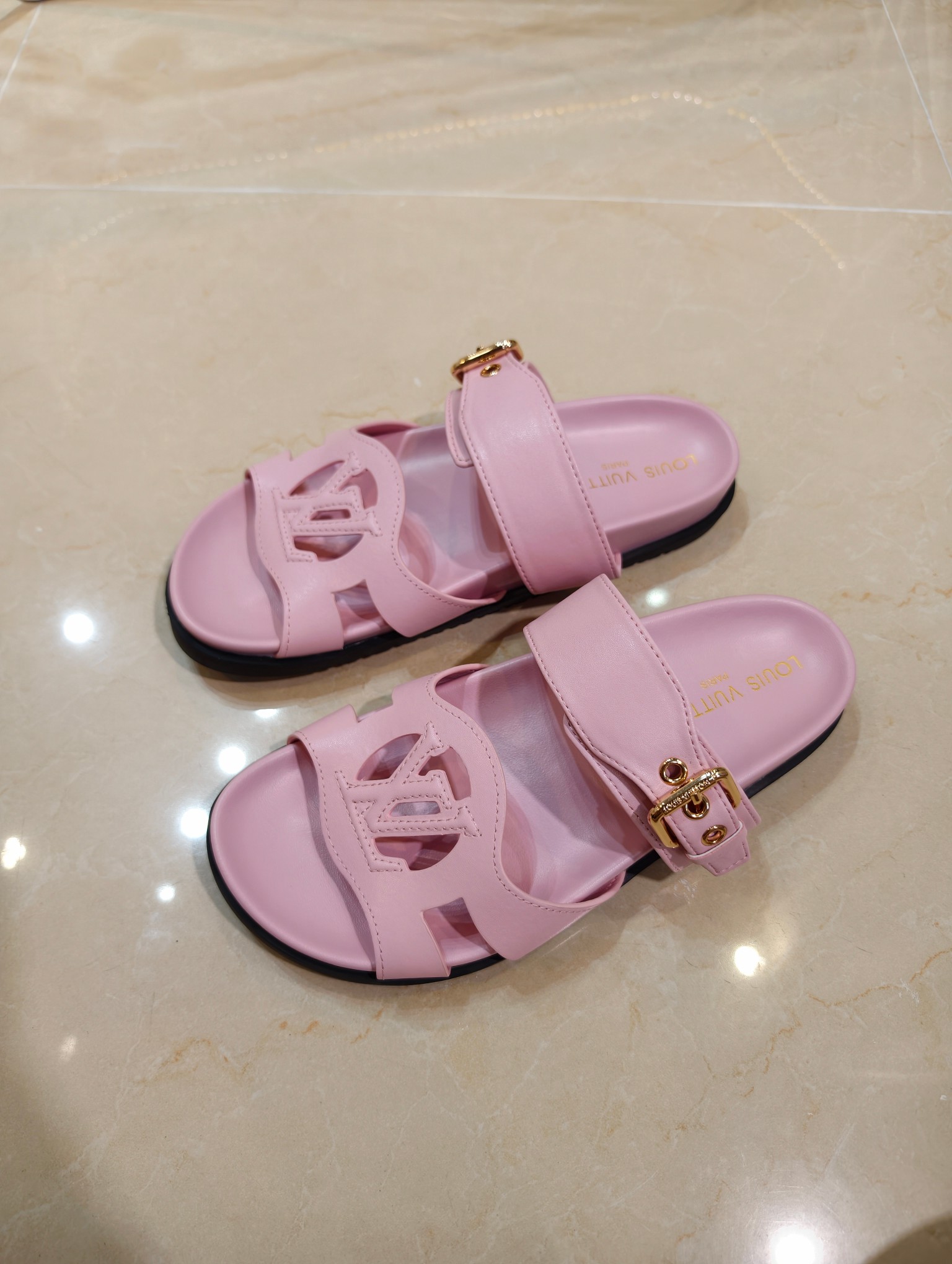 LV Women's Shoes Women's Shoes Women's Shoes detail image 2 from source 786063