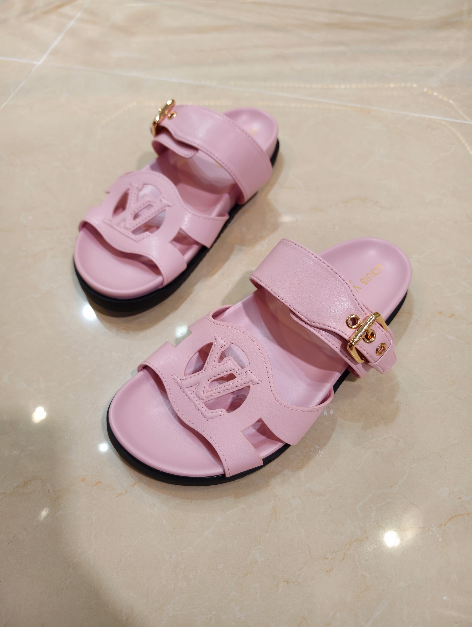 LV Women's Shoes Women's Shoes Women's Shoes detail image 1 from source 786063