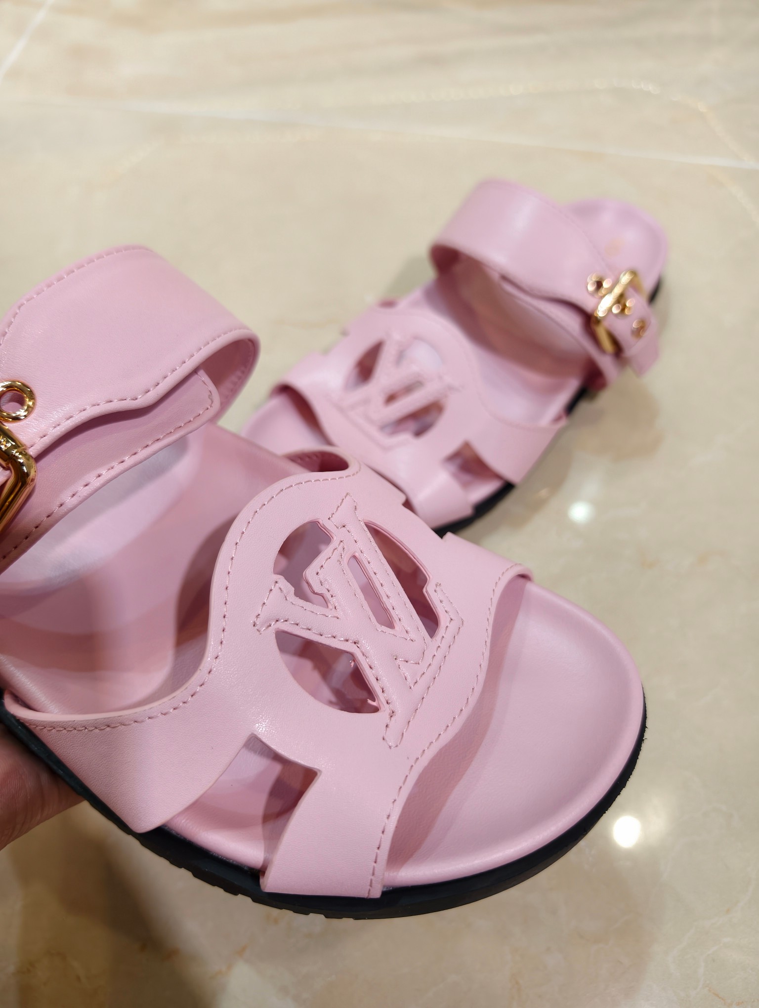 LV Women's Shoes Women's Shoes Women's Shoes detail image 4 from source 786063