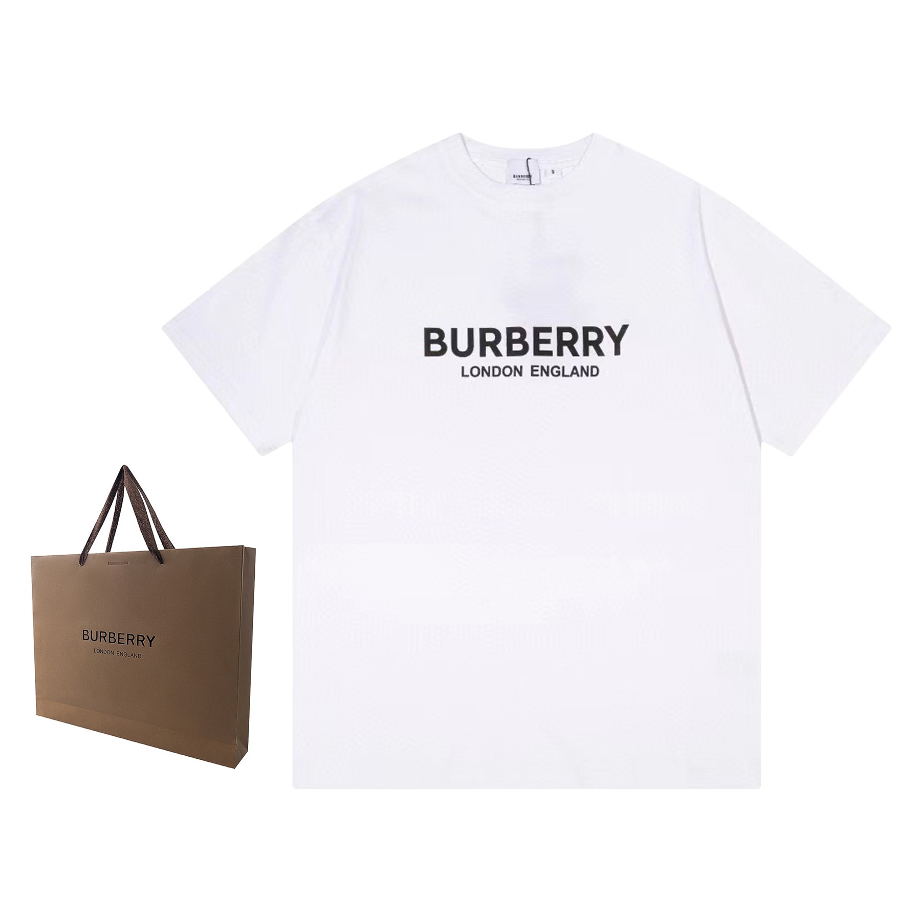 NO:128490,[New model is on the shelves] Burberry/BBR London limited style classic letter printed round neck short-sleeved T-shirt. Full set of customized accessories, details determine success or failure. - Burberry (Burberry, also translated as Burberry) is a luxury brand with traditional British style and the brand that best represents British temperament. It was founded by Thomas Burberry in 1856 in London, England. Burberry's products involve men's and women's clothing, accessories, beauty, perfume, etc. - collar logo, tag, and washing water trademarks are complete - gender-distinguishing between men and women's styles - Color: Black and white - Size XSSML,,burberry,burberry,T-shirt,tees,t-shirt,alexander wang19860909【新款上架】Burberry/巴宝莉BBR伦敦限定款经典字母印花圆领短袖T恤 全套定制辅料,细节决定成败. - 博柏利（Burberry,又译巴宝莉）是英国传统风格的奢侈品牌,也是最能代表英国气质的品牌,由Thomas Burberry于1856年在英国伦敦创立.博柏利旗下产品涉及到男女装、配饰、美妆、香水等 -领标、吊牌、洗水商标齐全 - 无性别区分男女同款 - 颜色: 黑色 白色 - 尺码XSSML,,burberry,burberry,T-shirt,tees，t-shirt,alexander wang,Men's clothing