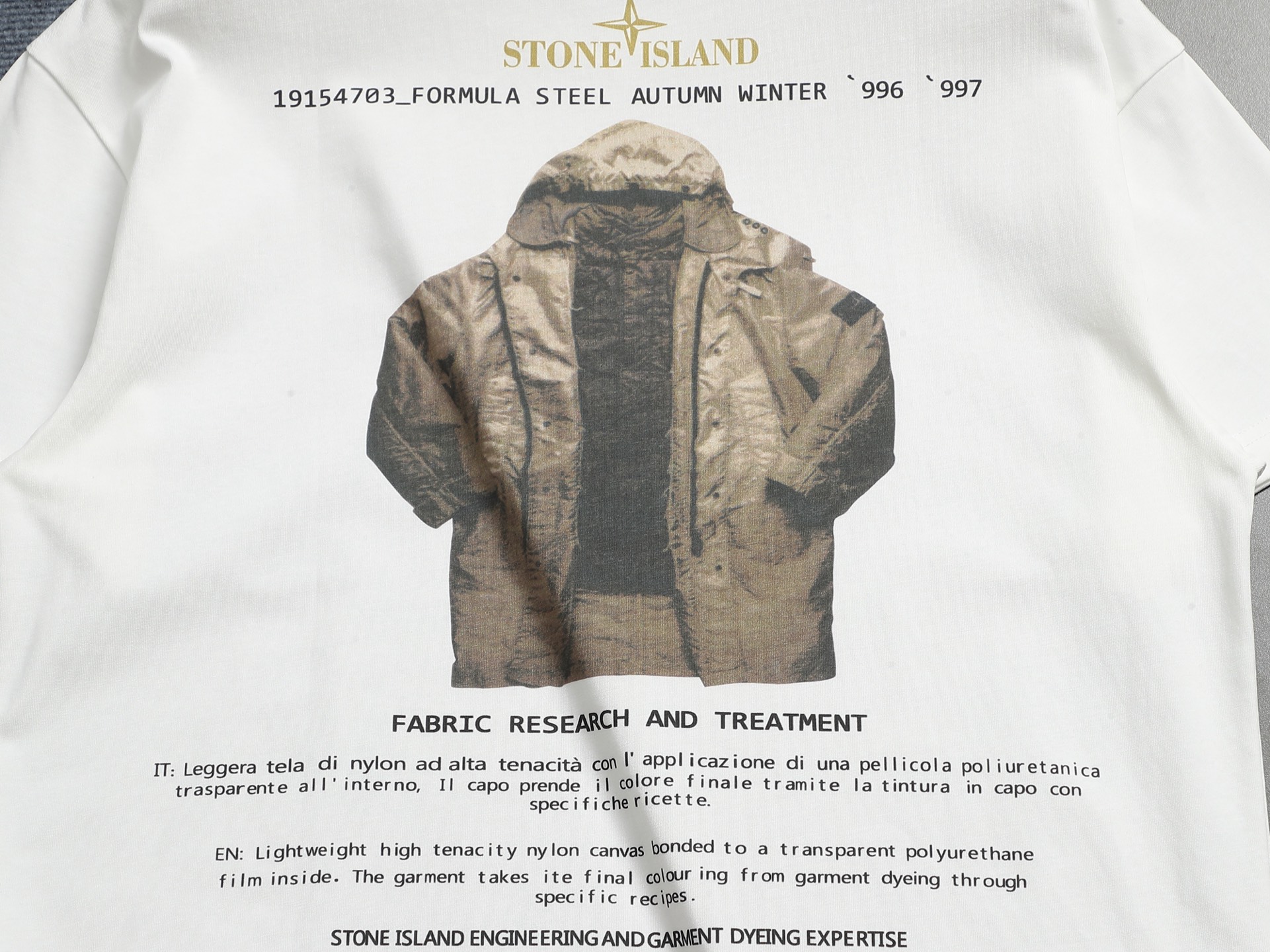 P70
西太后新款T恤 
面料采用280克优质长绒棉混纺 柔软透气的同时保留原有的支持性 前后采用数码直喷的工艺 还原图案本身的色彩 
面料：280g
版型：宽松
颜色：黑 白
码数XSSML
