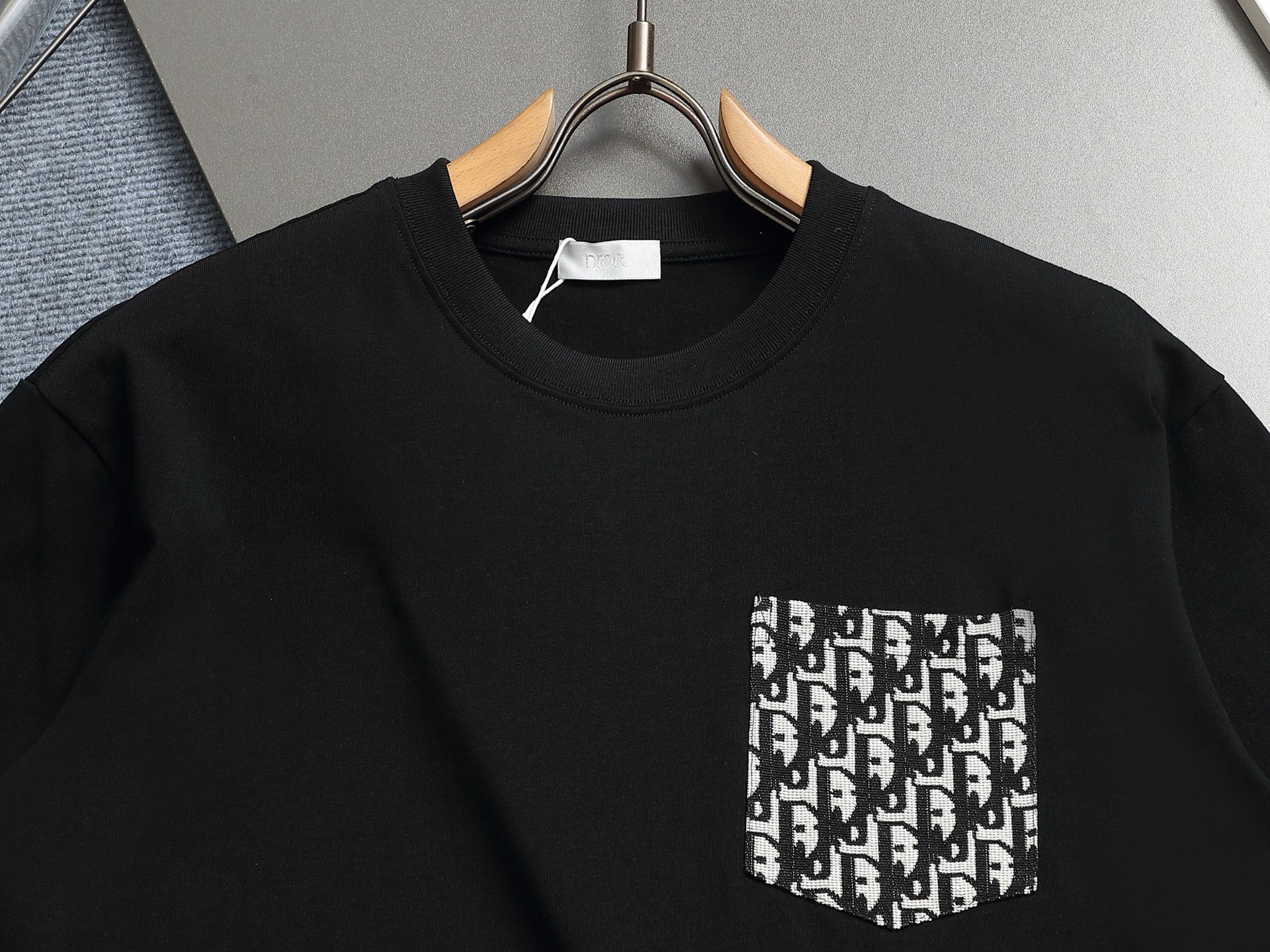 Dior dior迪家 2024新款 定制270g双纱纯棉面料 贴布口袋字母logo 短袖t恤