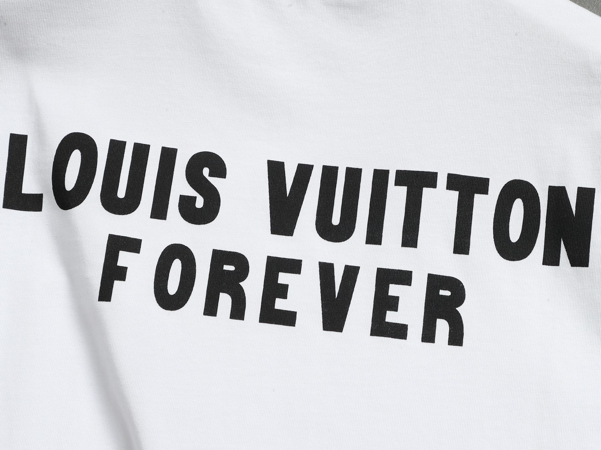 Louis Vuitton 1v 圆领短袖T恤 春夏印花短T系列