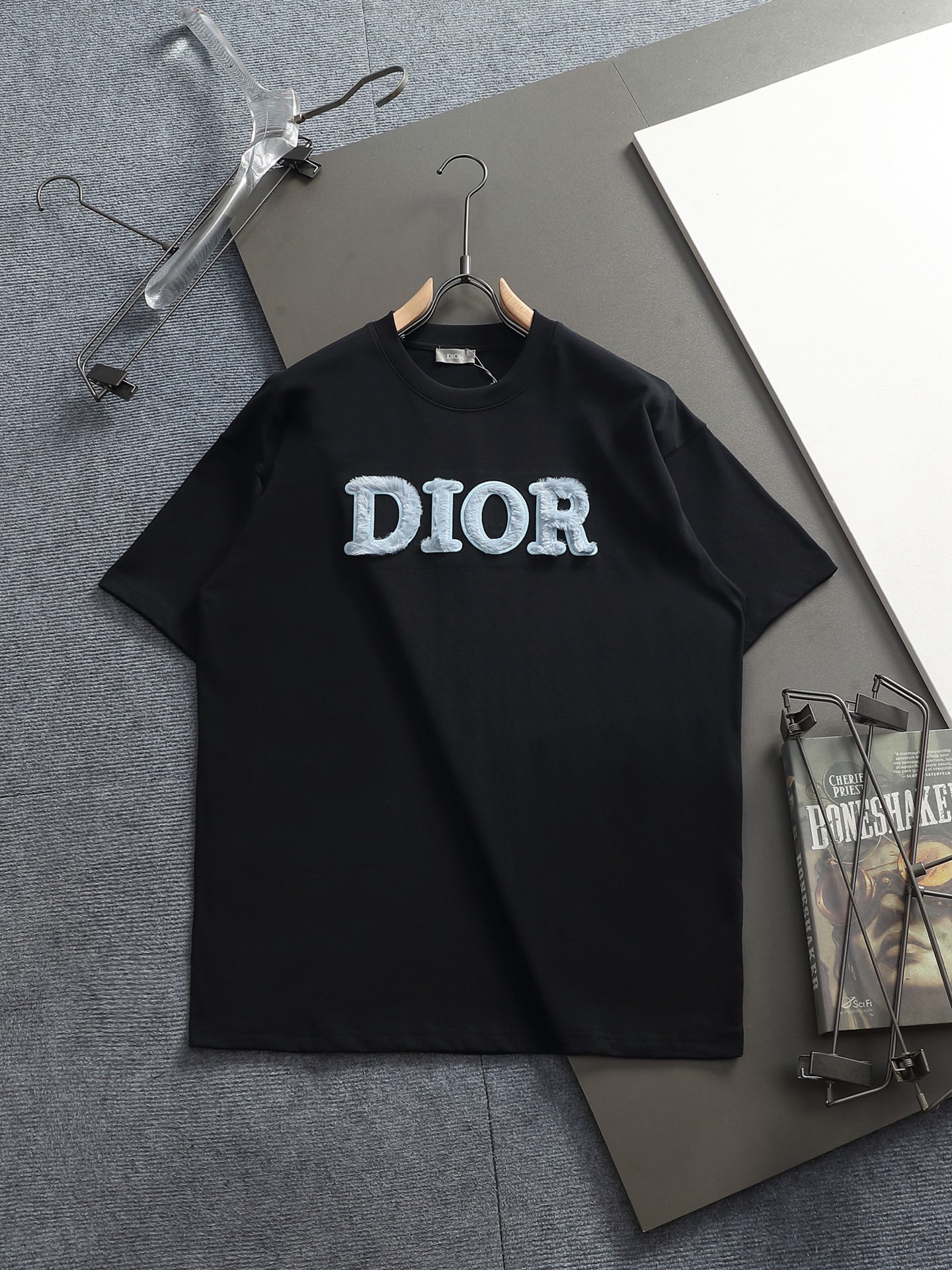 Dior Dior 迪奥 微宽版 CD 25ss新款独家限定 dior字母刺绣拼接植毛绒 作为奢侈界的龙头