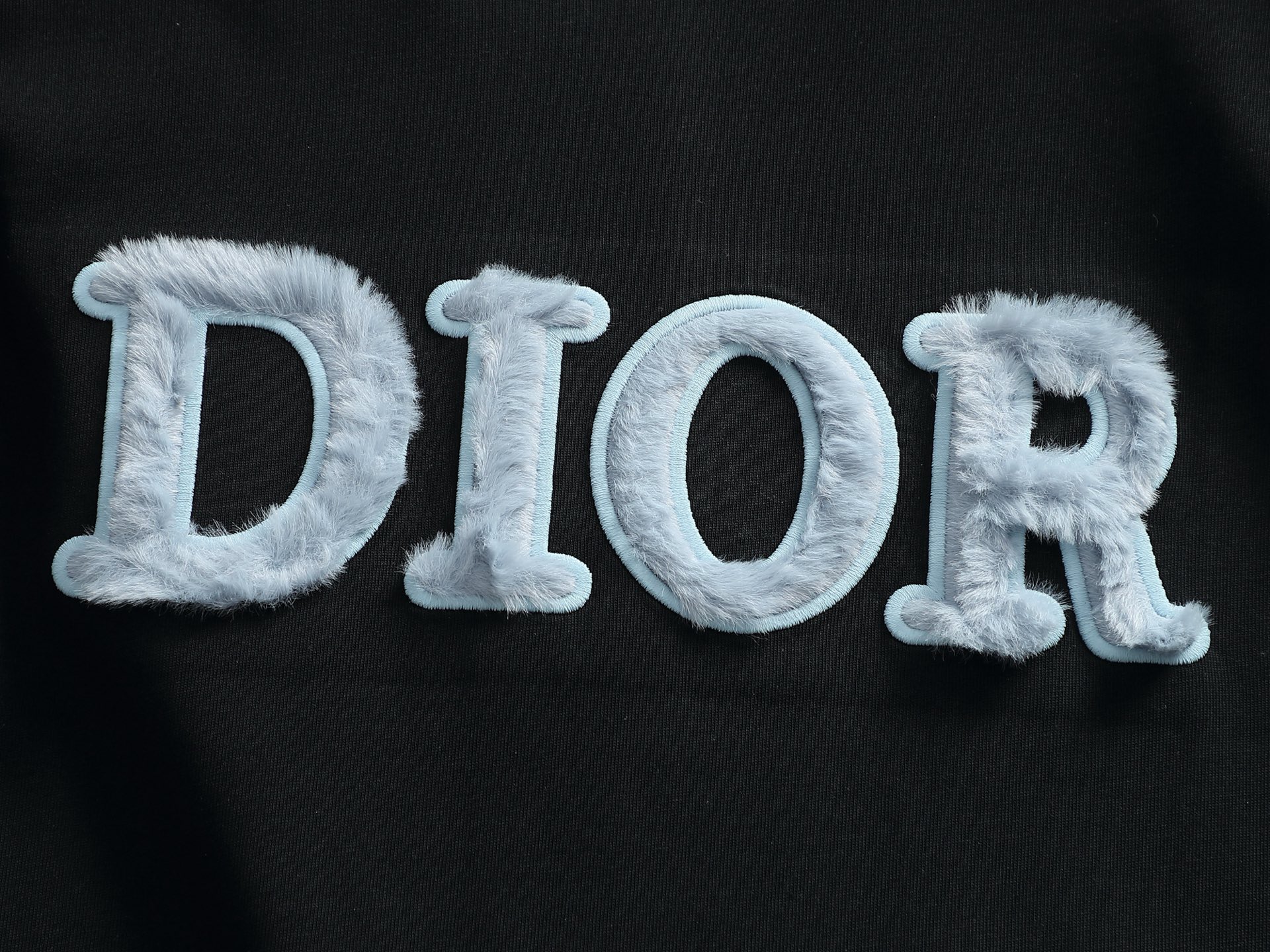 Dior Dior 迪奥 微宽版 CD 25ss新款独家限定 dior字母刺绣拼接植毛绒 作为奢侈界的龙头