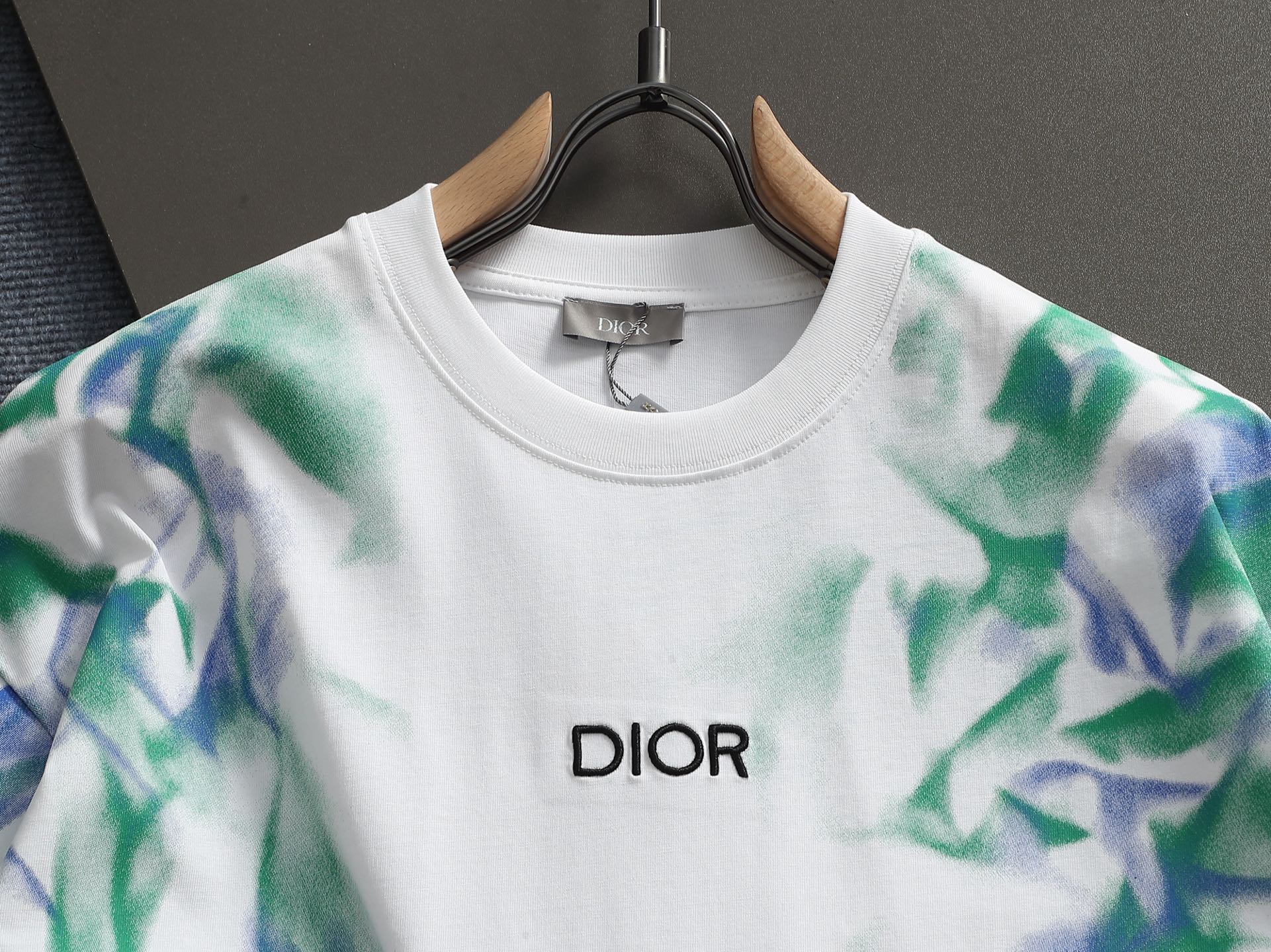 Dior Dior 迪奥 微宽版 CD 25ss新款独家限定 dior字母刺绣拼接植毛绒 作为奢侈界的龙头