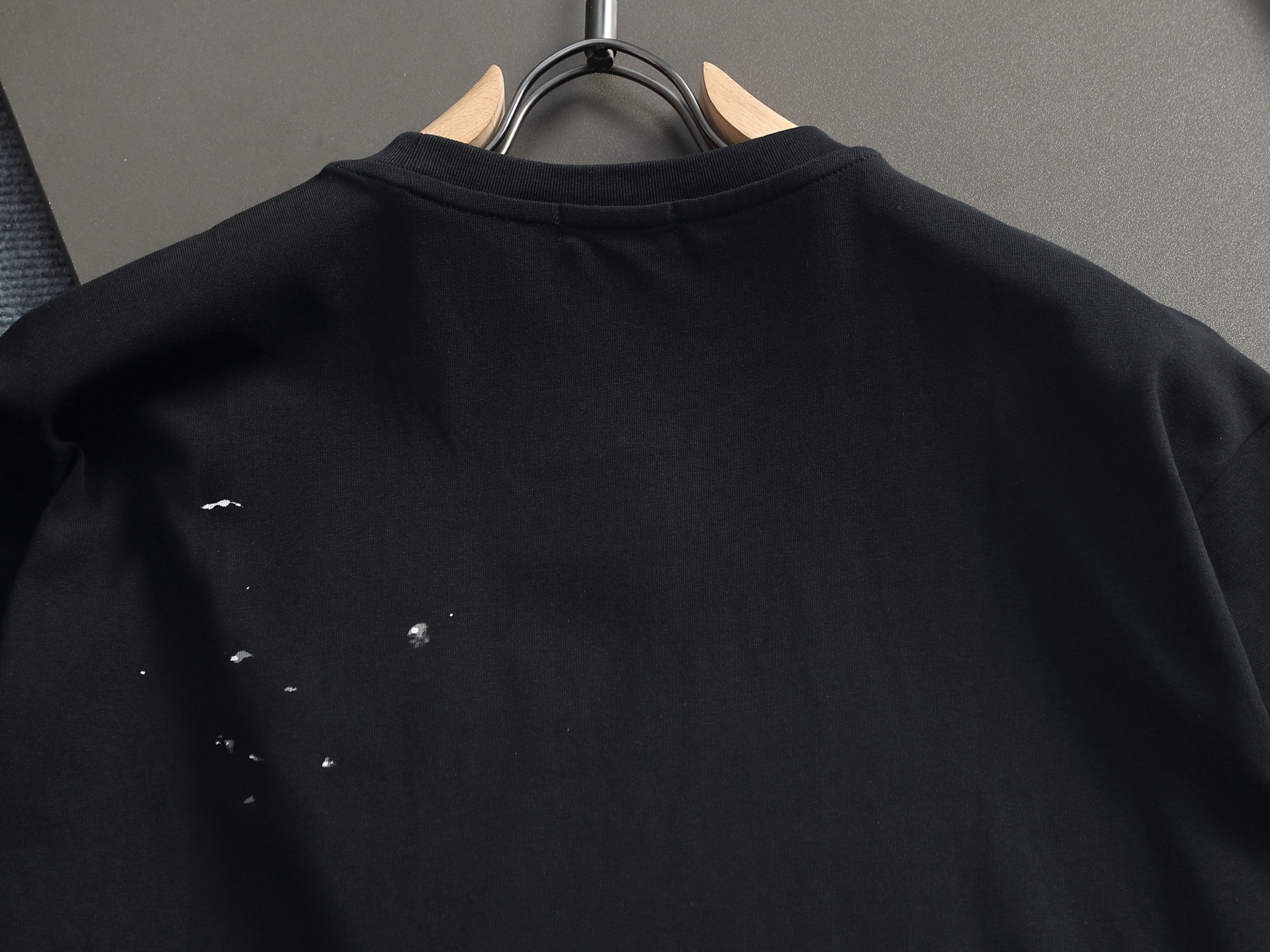 Dior 上新 DR 2026FW 泼墨刺绣tee 这款T 恤来自 DR 与 CACTUS JACK 的尊享联名系列